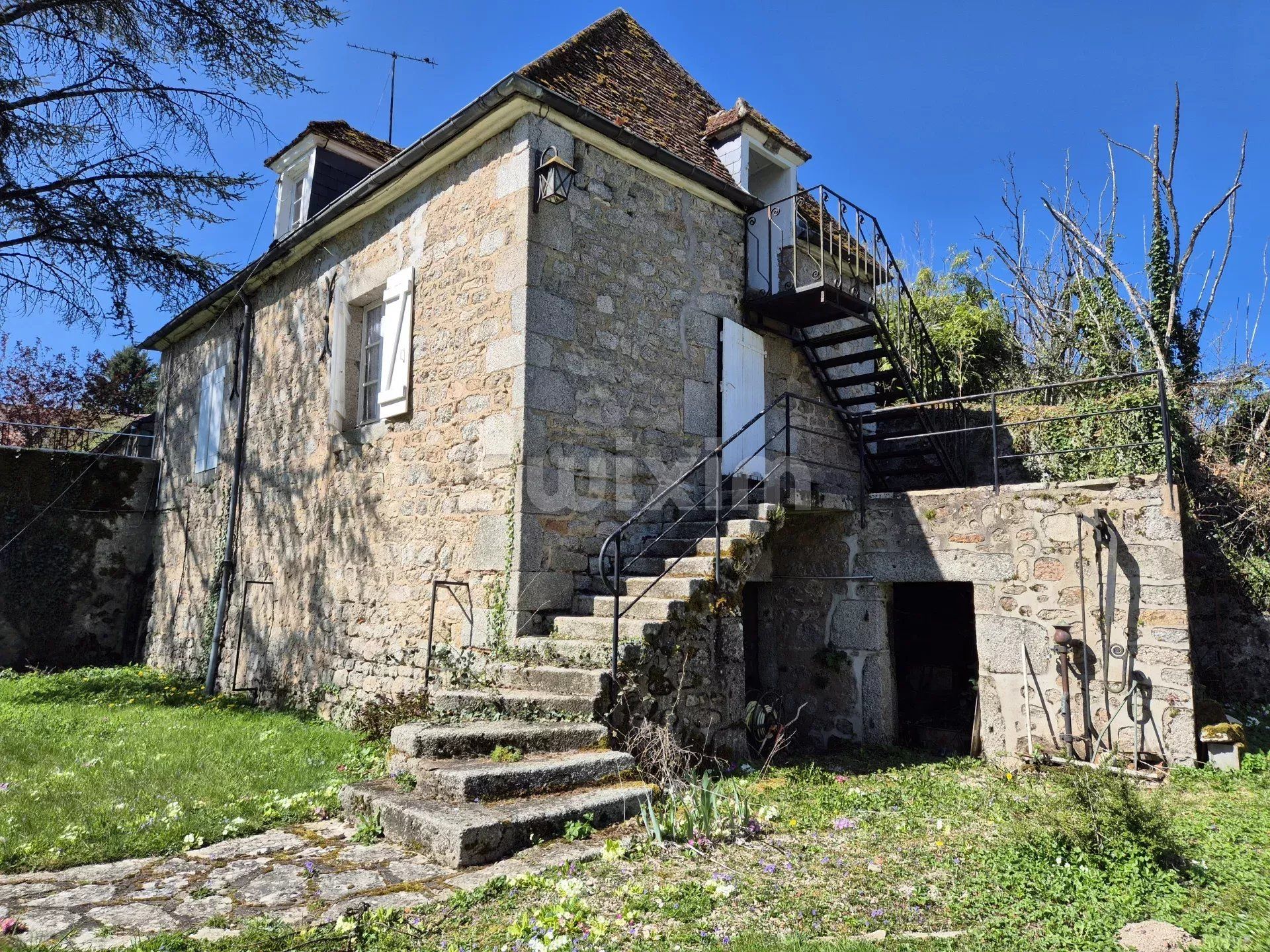 casa 10 Camere in vendita su Lormes (58140)