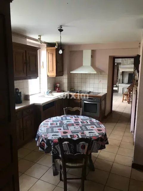 casa 8 Camere in vendita su Montigny-Mornay-Villeneuve-sur-Vingeanne (21610)