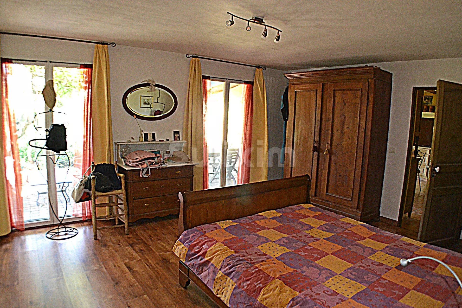 house 10 Rooms life annuity on Saint-Laurent-d'Aigouze (30220)