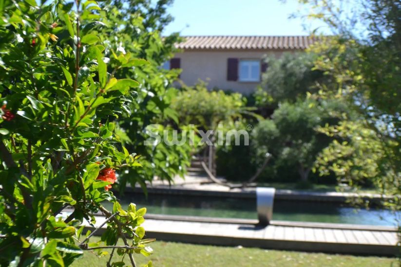 Life annuity House Saint-Laurent-d'Aigouze 10&nbsp;Rooms 239.98&nbsp;m²