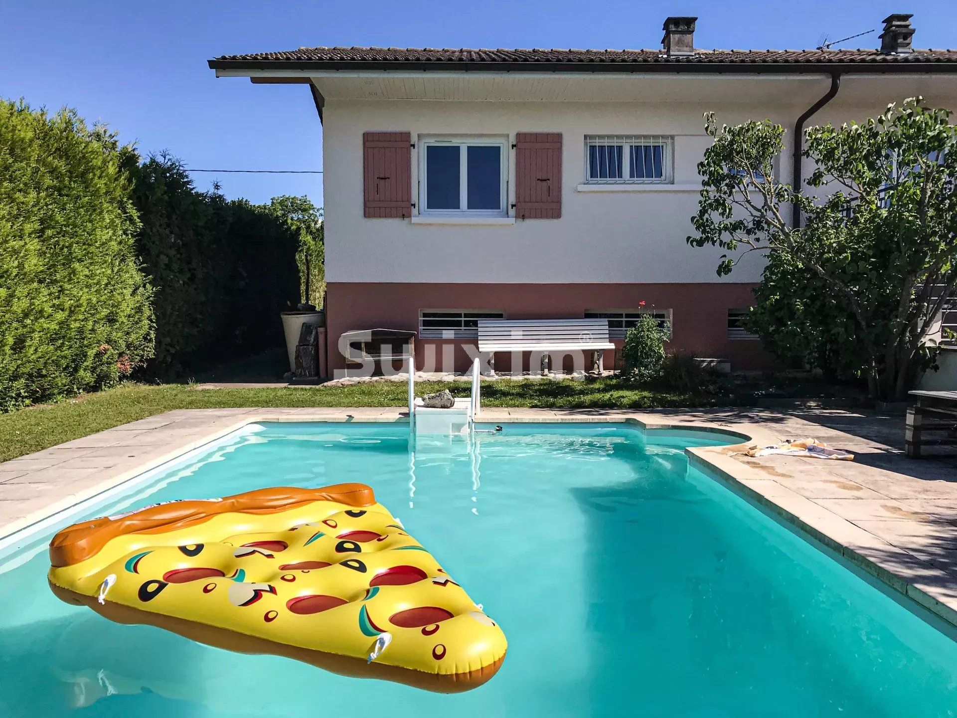 house 5 Rooms for sale on Margencel (74200)