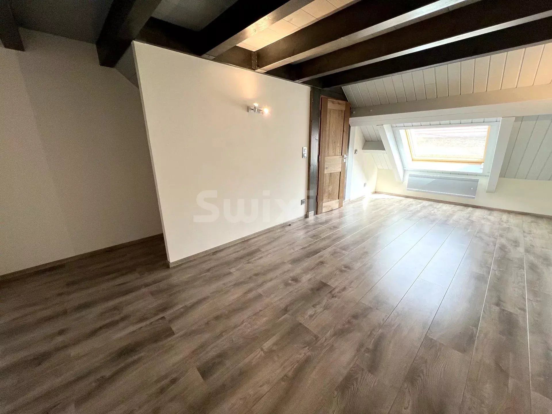 casa 5 Quartos para venda sobre Lons-le-Saunier (39000)