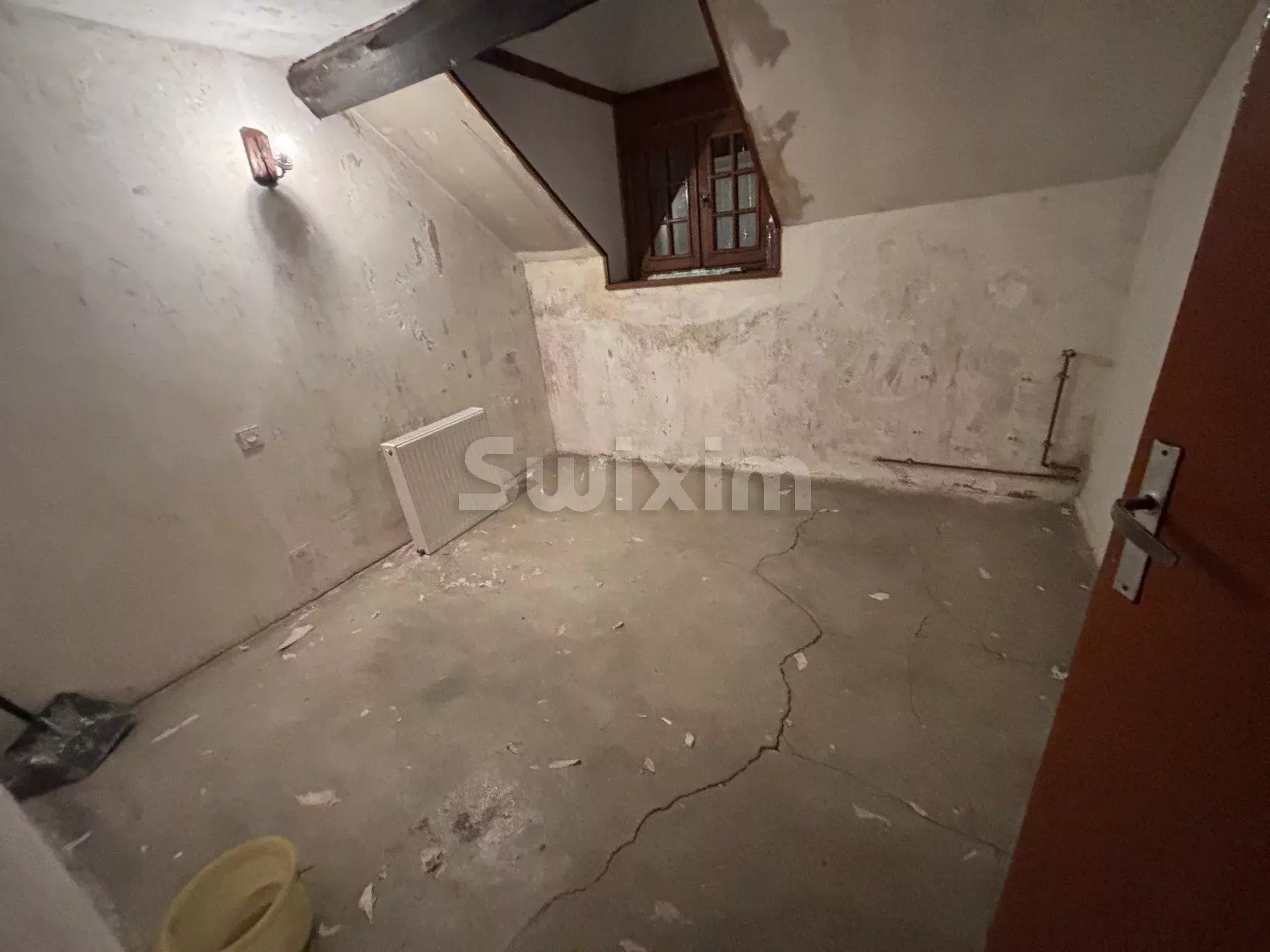 casa 6 Camere in vendita su Quarré-les-Tombes (89630)