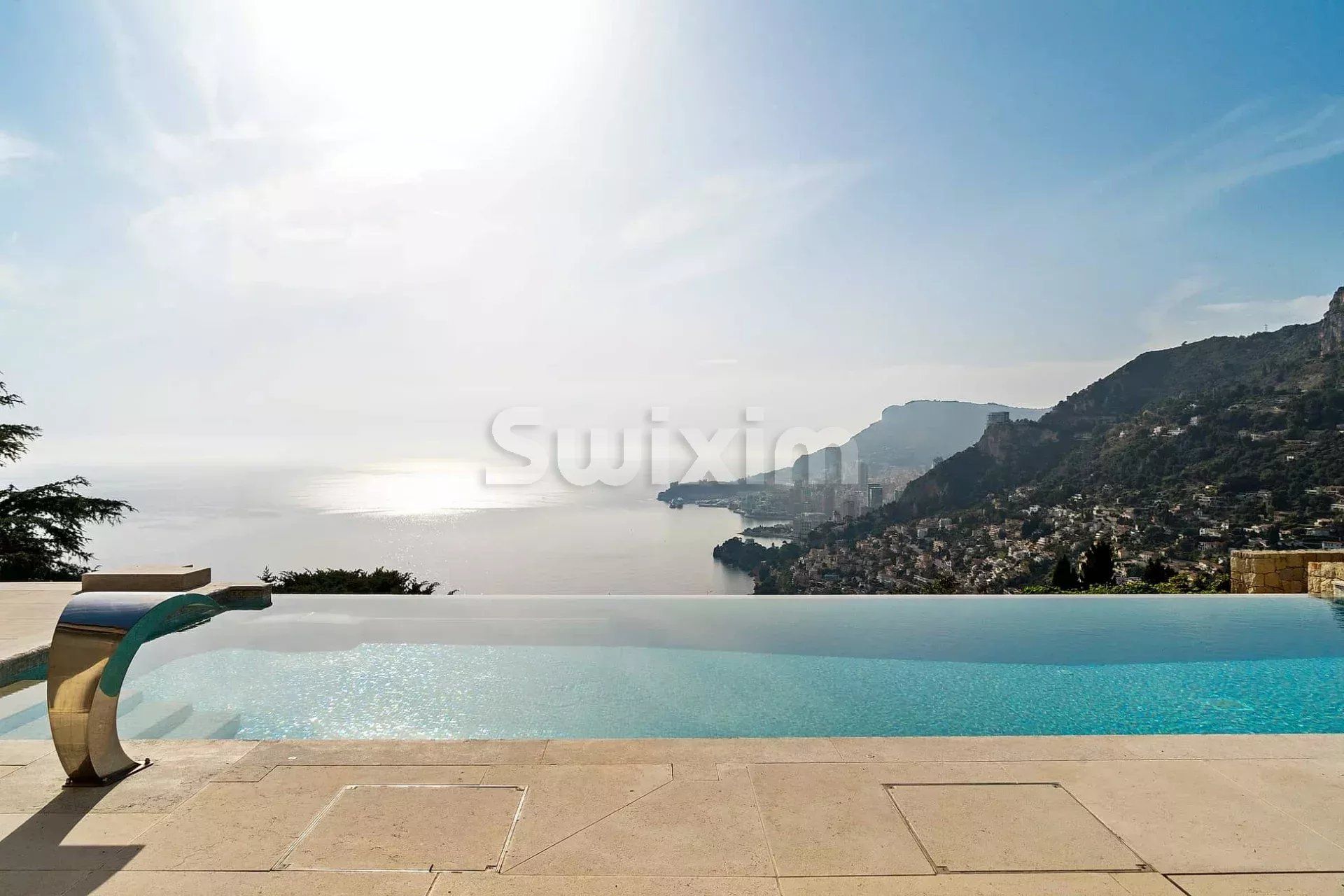 villa 10 Rooms for sale on Roquebrune-Cap-Martin (06190)
