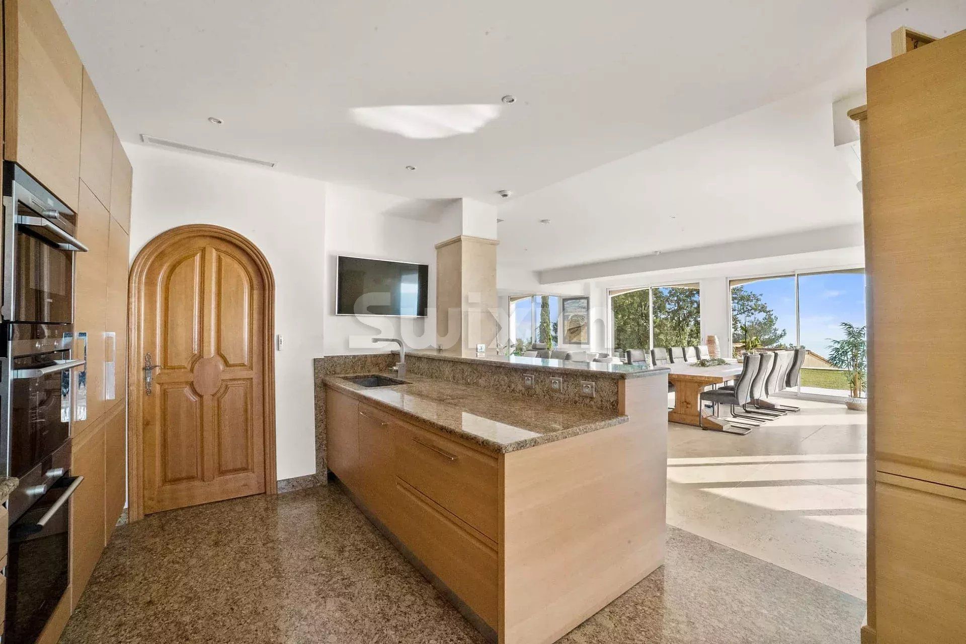 villa 10 Rooms for sale on Roquebrune-Cap-Martin (06190)