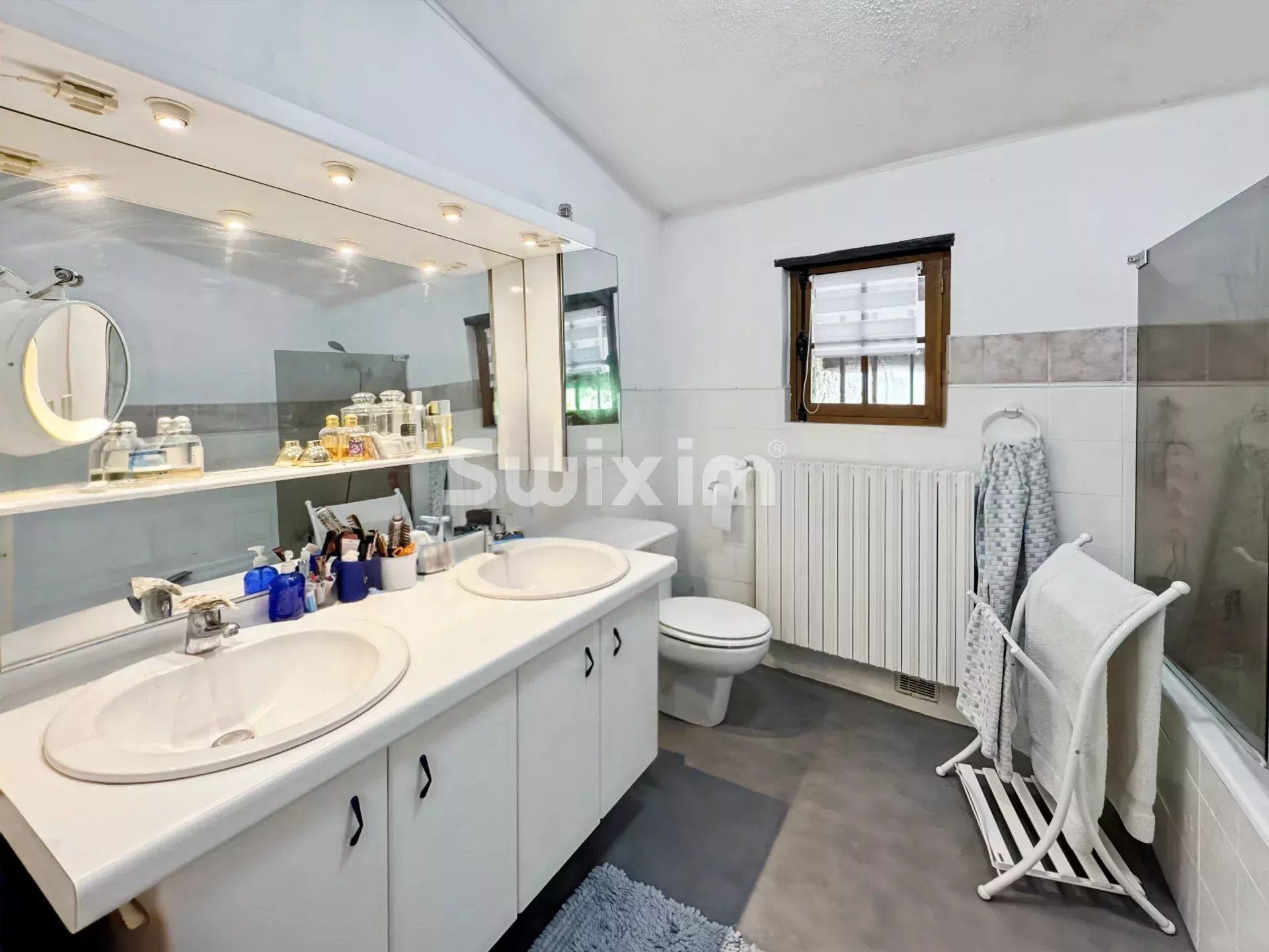 house 6 Rooms for sale on Montélimar (26200)