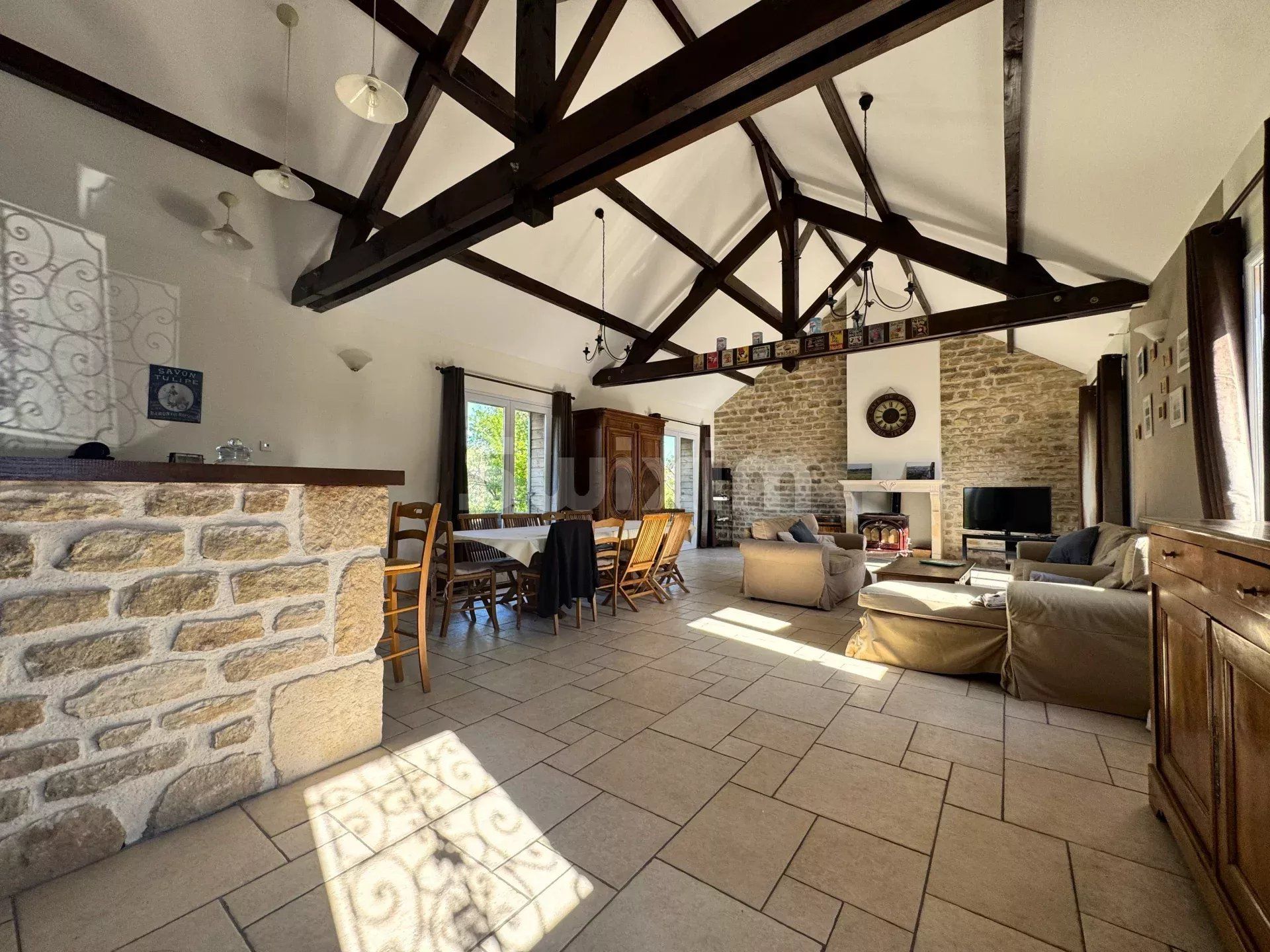 casa 5 Quartos para venda sobre Avallon (89200)