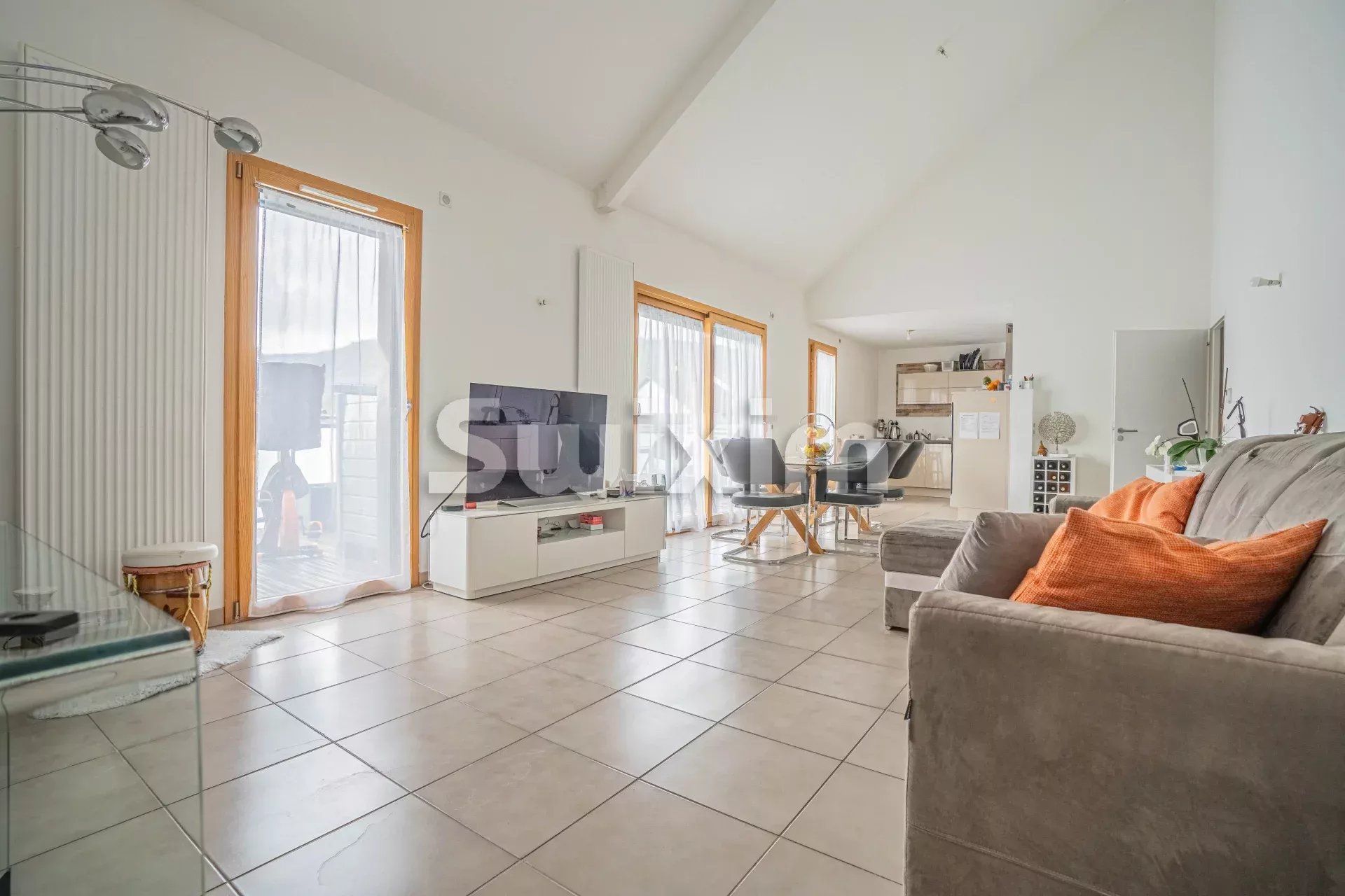 apartment 4 Rooms for sale on Divonne-les-Bains (01220)