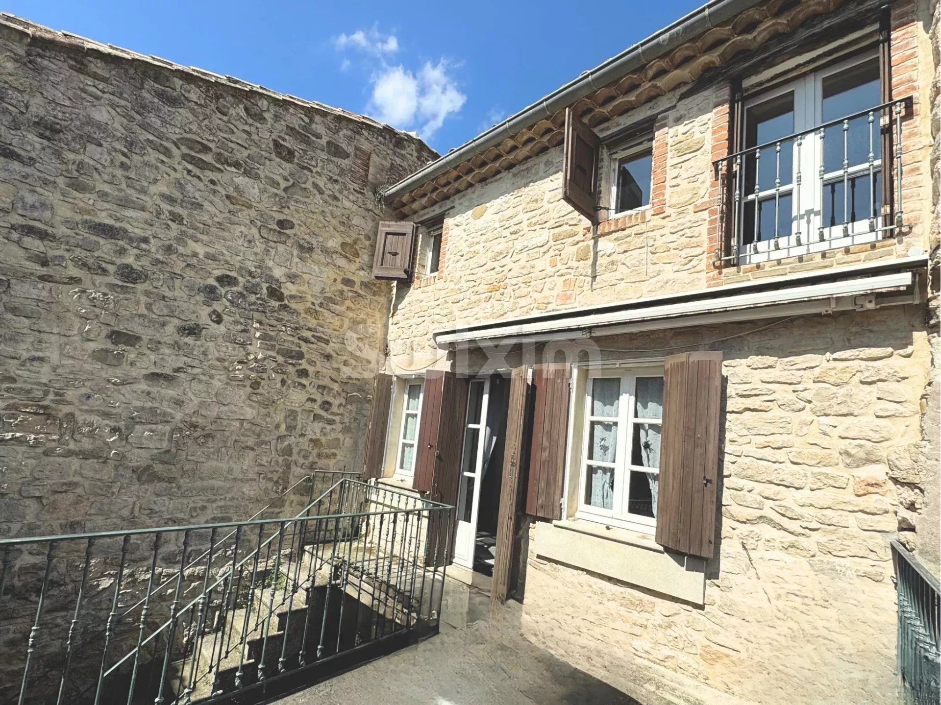 house 5 Rooms for sale on Uzès (30700)