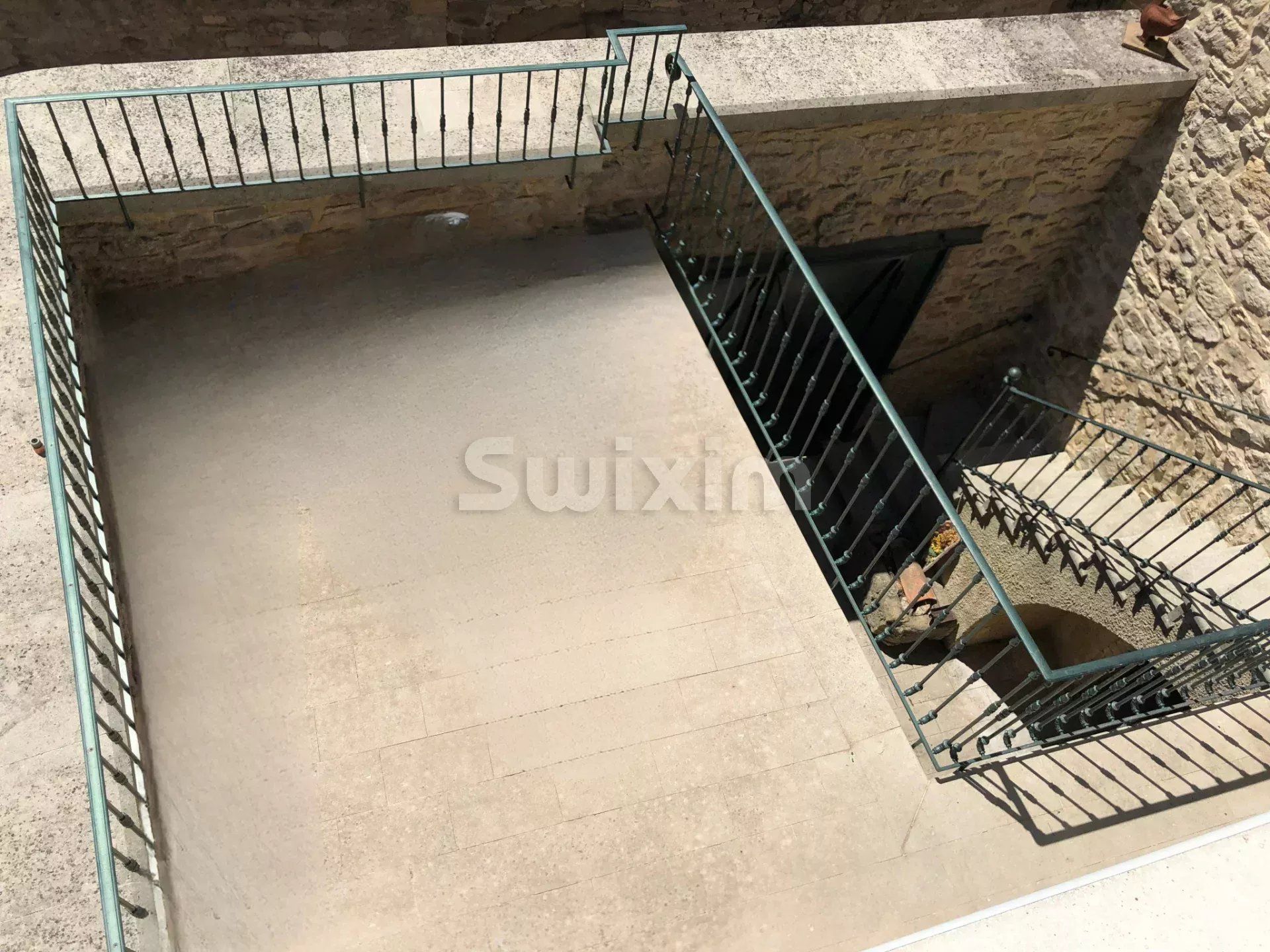 house 5 Rooms for sale on Uzès (30700)