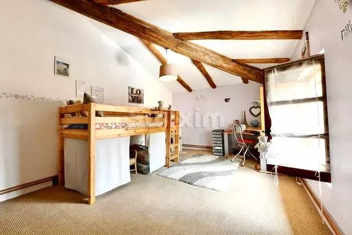 house 5 Rooms for sale on Uzès (30700)