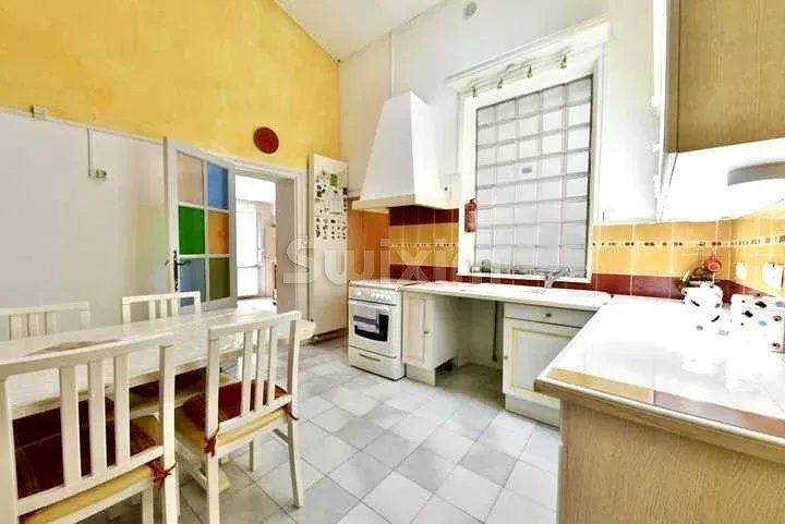 house 5 Rooms for sale on Uzès (30700)