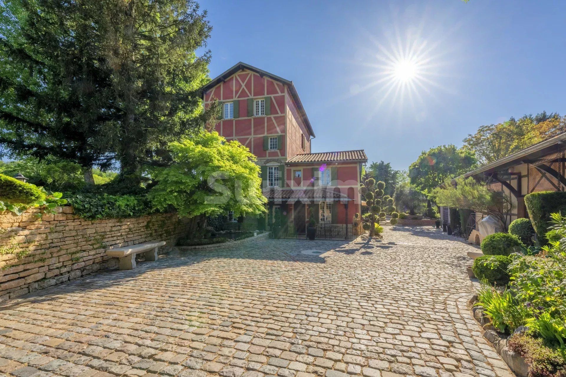 maison 12 Pièces en vente sur Villefranche-sur-Saône (69400)