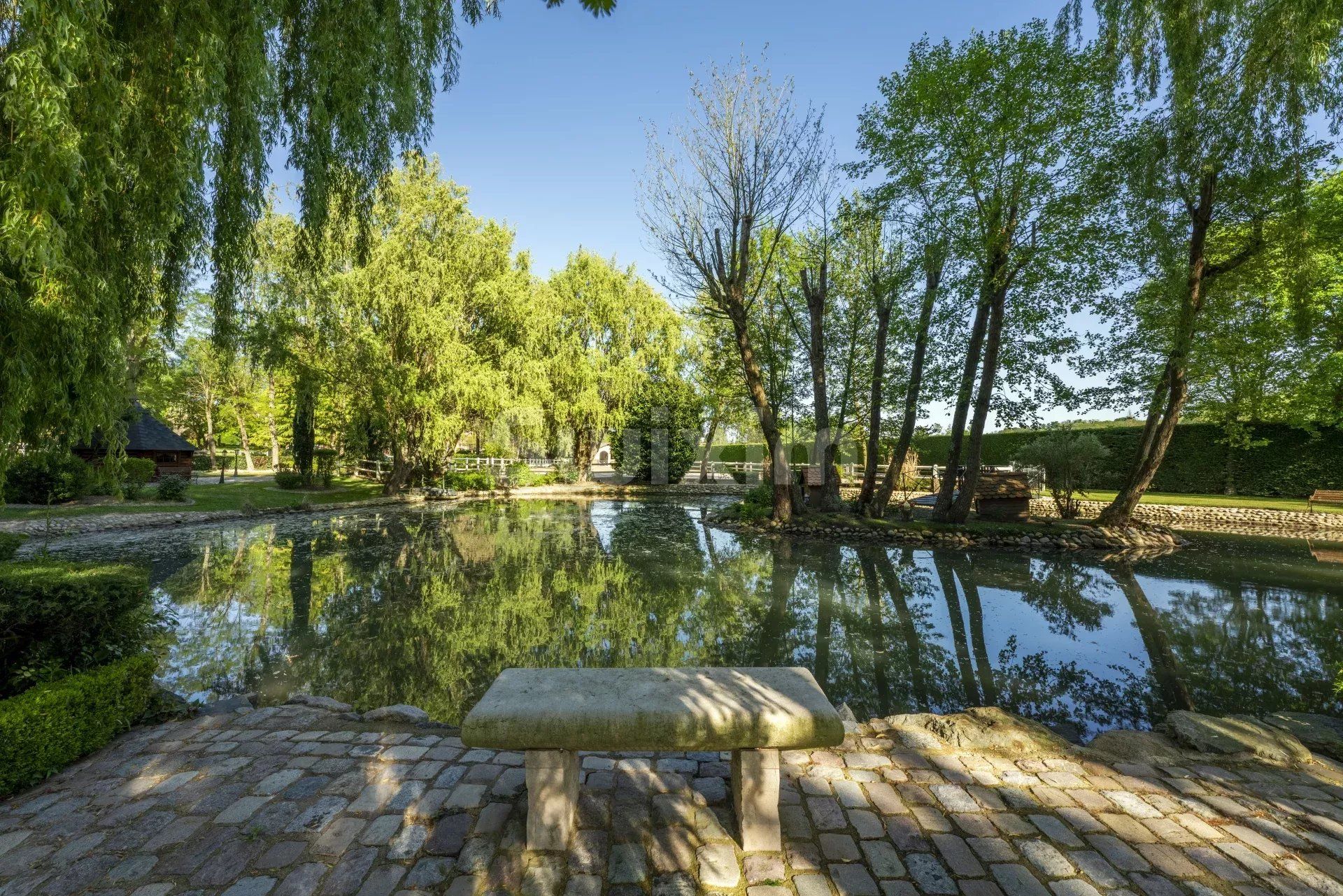 maison 12 Pièces en vente sur Villefranche-sur-Saône (69400)