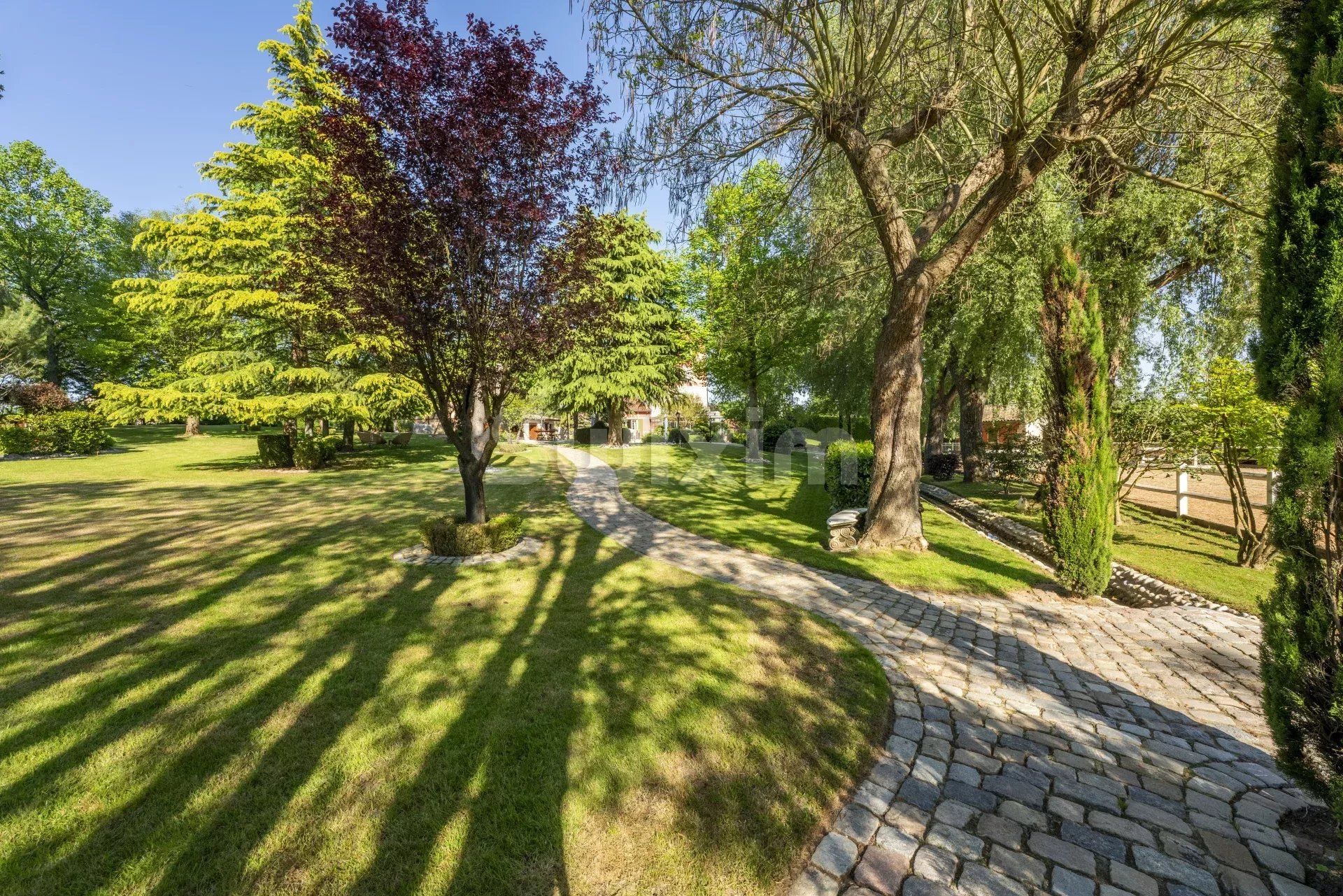 maison 12 Pièces en vente sur Villefranche-sur-Saône (69400)