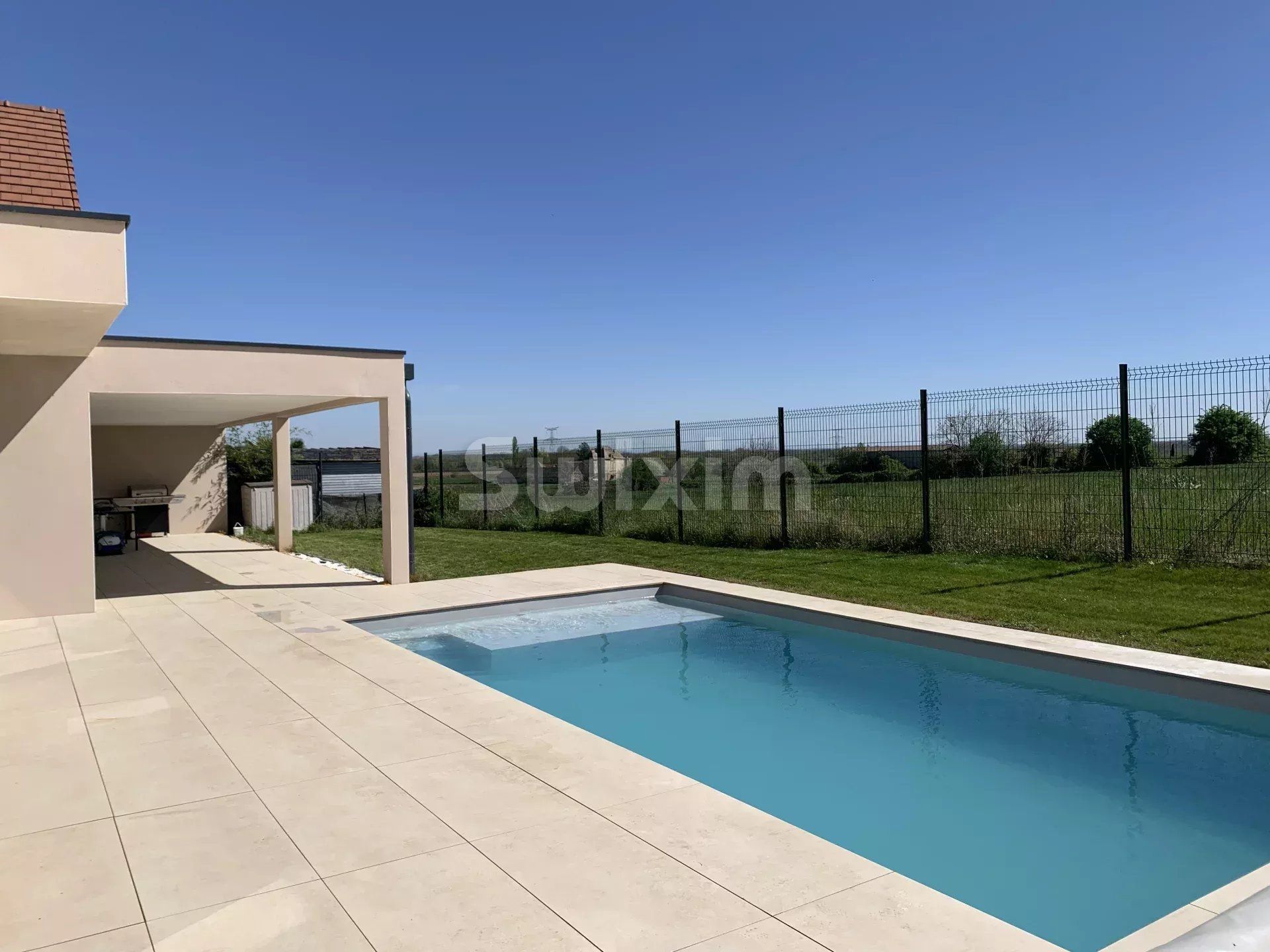 villa 6 Salas en venta en Lux (71100)