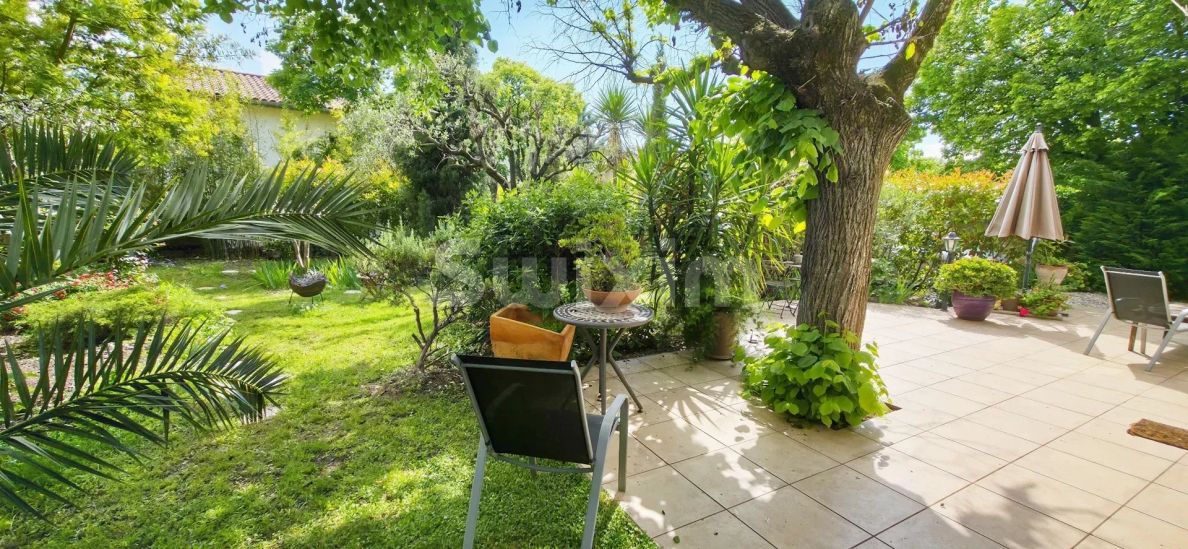 house 8 Rooms for sale on Nyons (26110) Sale House Nyons 8 Rooms 210 m²