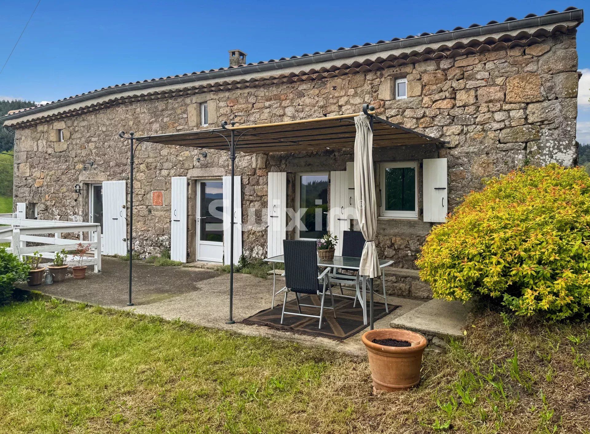 house 4 Rooms for sale on Saint-Apollinaire-de-Rias (07240)