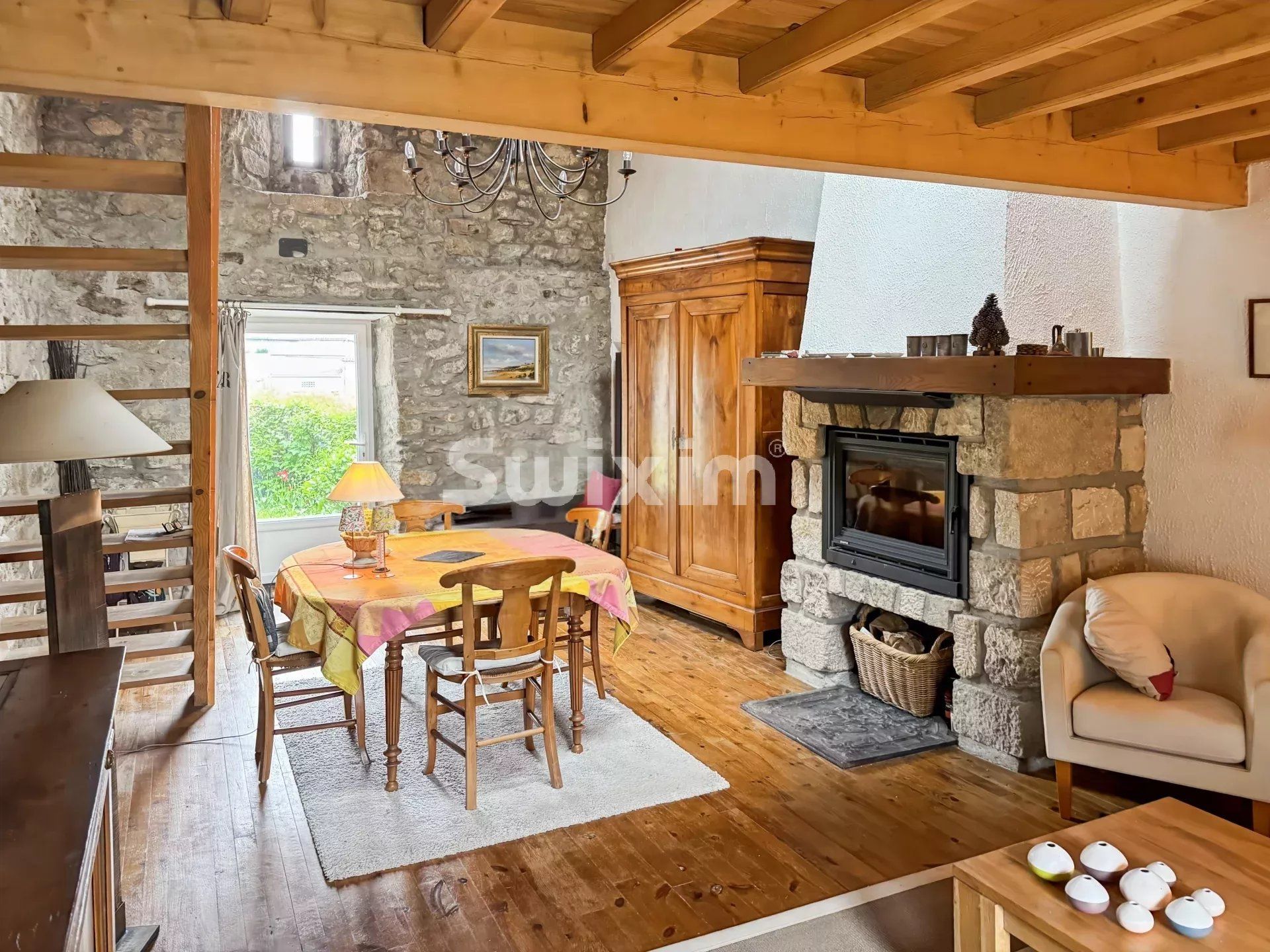 house 4 Rooms for sale on Saint-Apollinaire-de-Rias (07240)