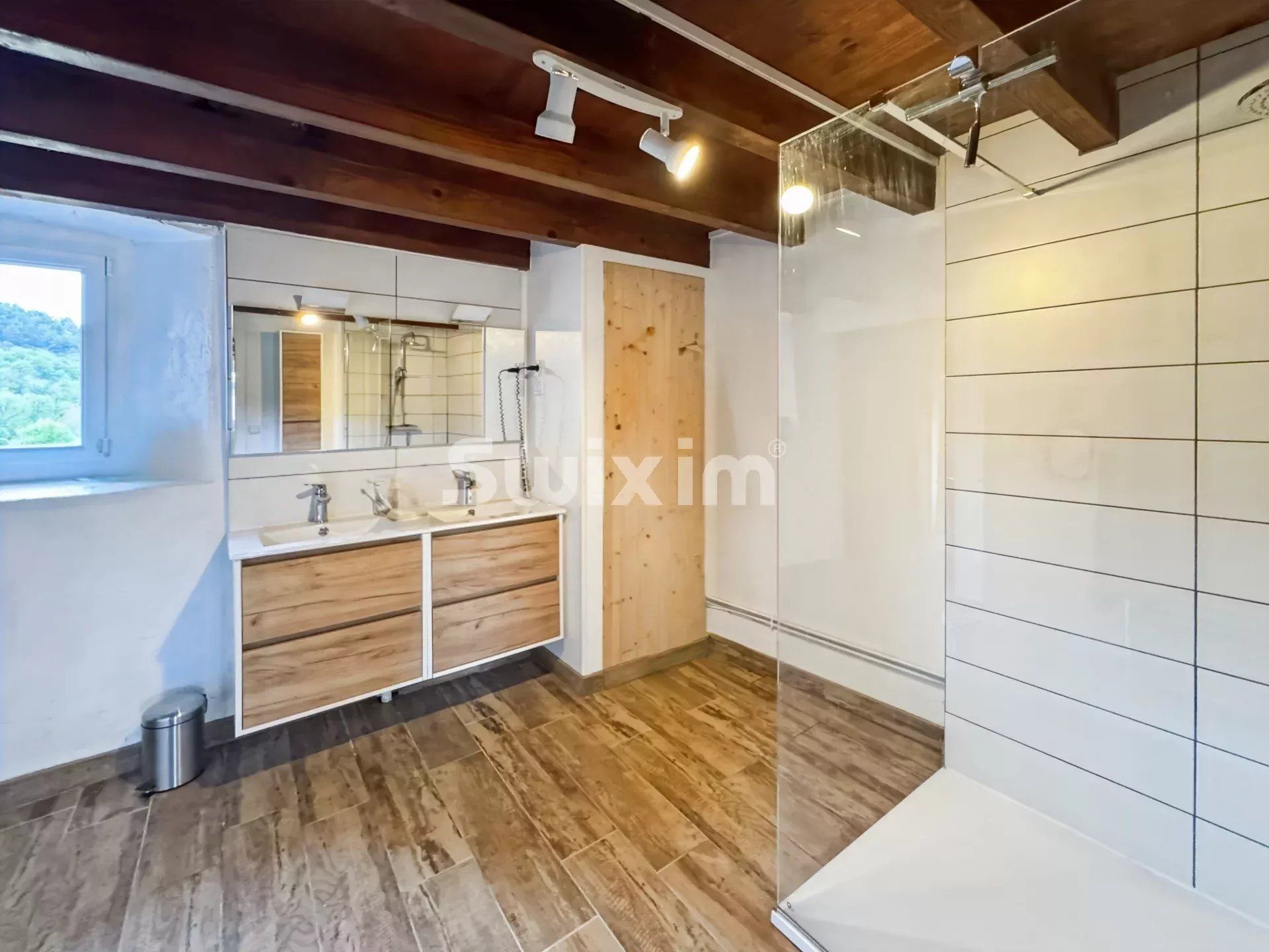 house 4 Rooms for sale on Saint-Apollinaire-de-Rias (07240)