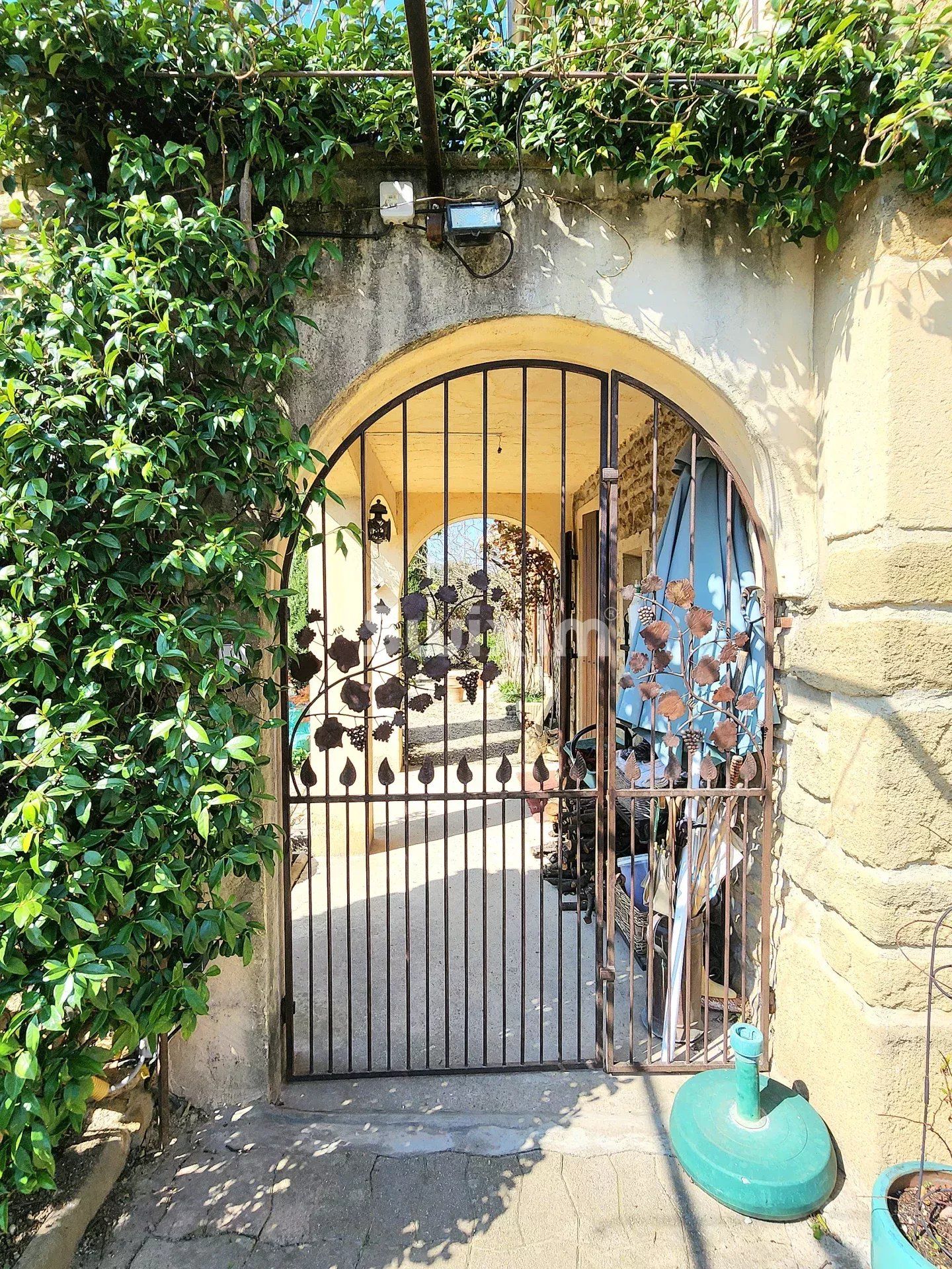 casa 10 Salas en venta en Grignan (26230)