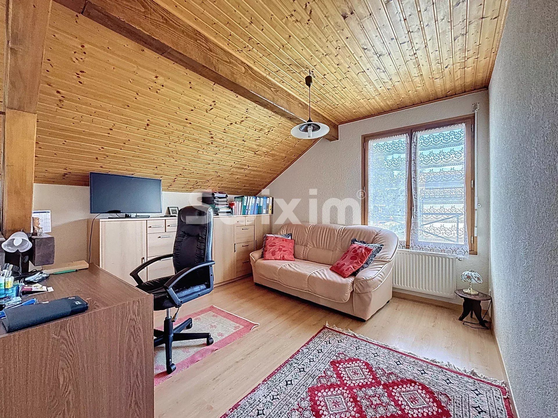 casa 7 Camere in vendita su Sergy (01630)