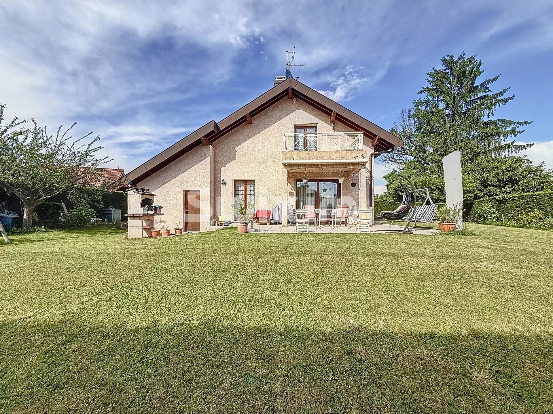 casa 7 Camere in vendita su Sergy (01630)