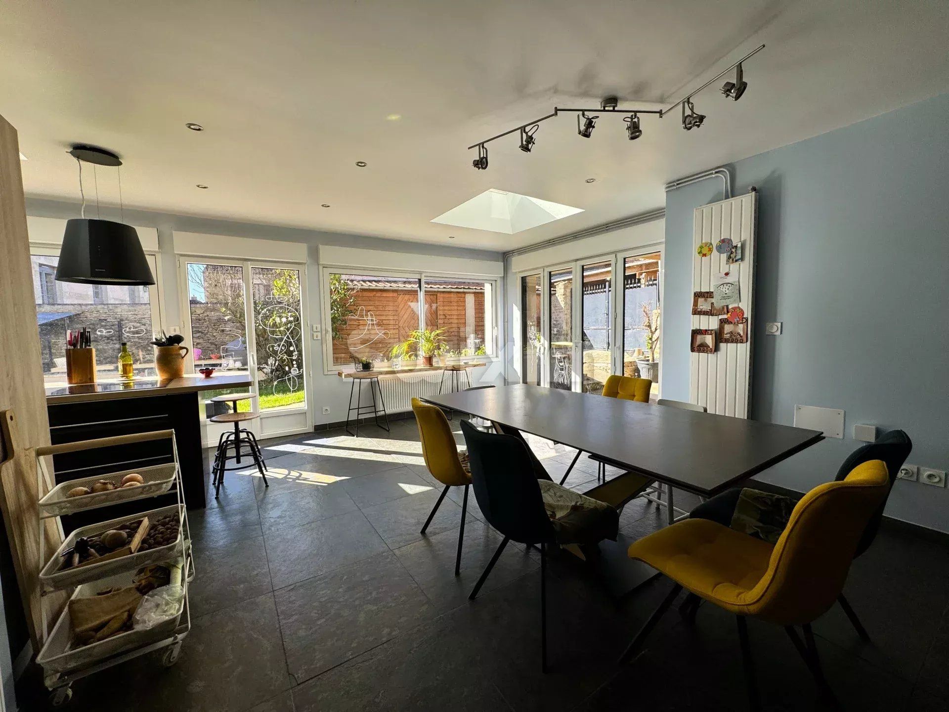 house 7 Rooms for sale on Avallon (89200)