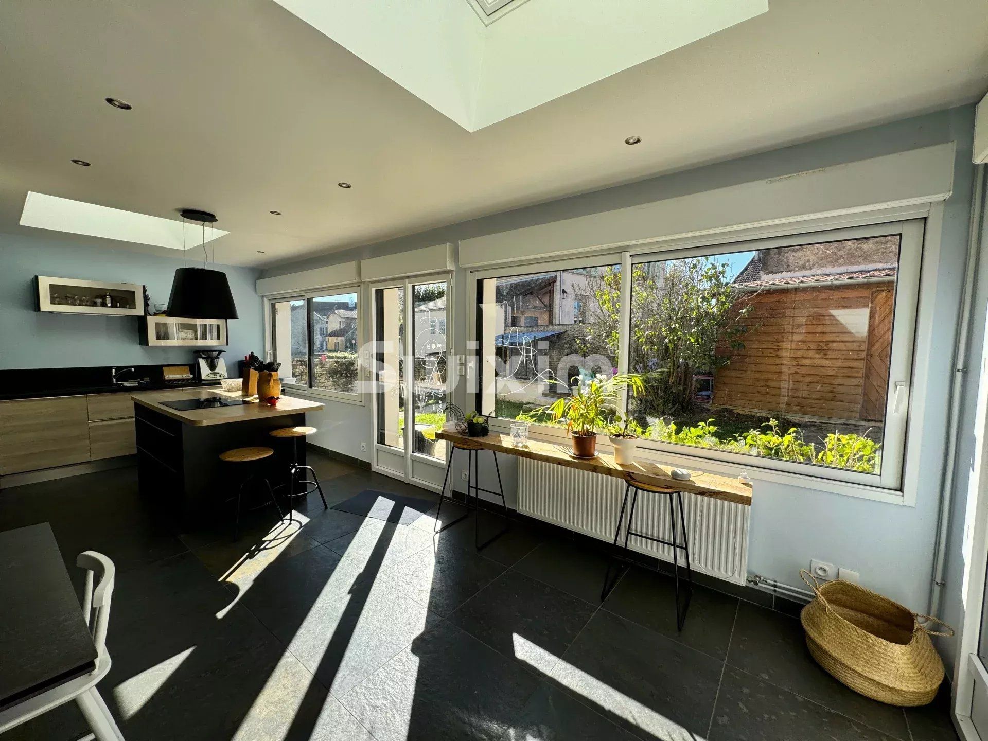 casa 7 Camere in vendita su Avallon (89200)