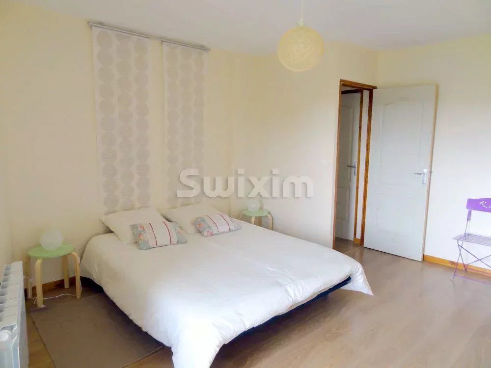 house 7 Rooms for sale on Avallon (89200)