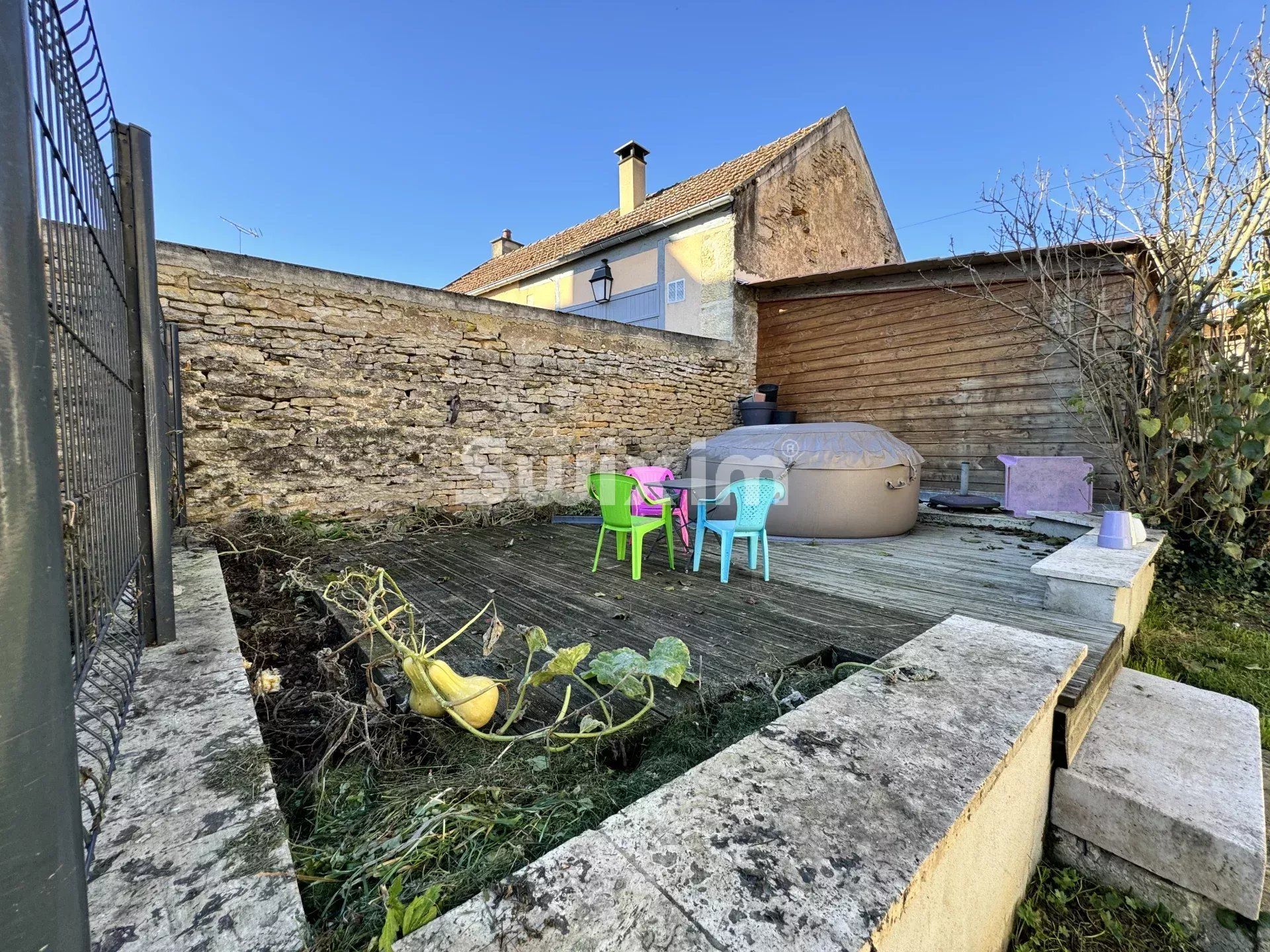 casa 7 Camere in vendita su Avallon (89200)