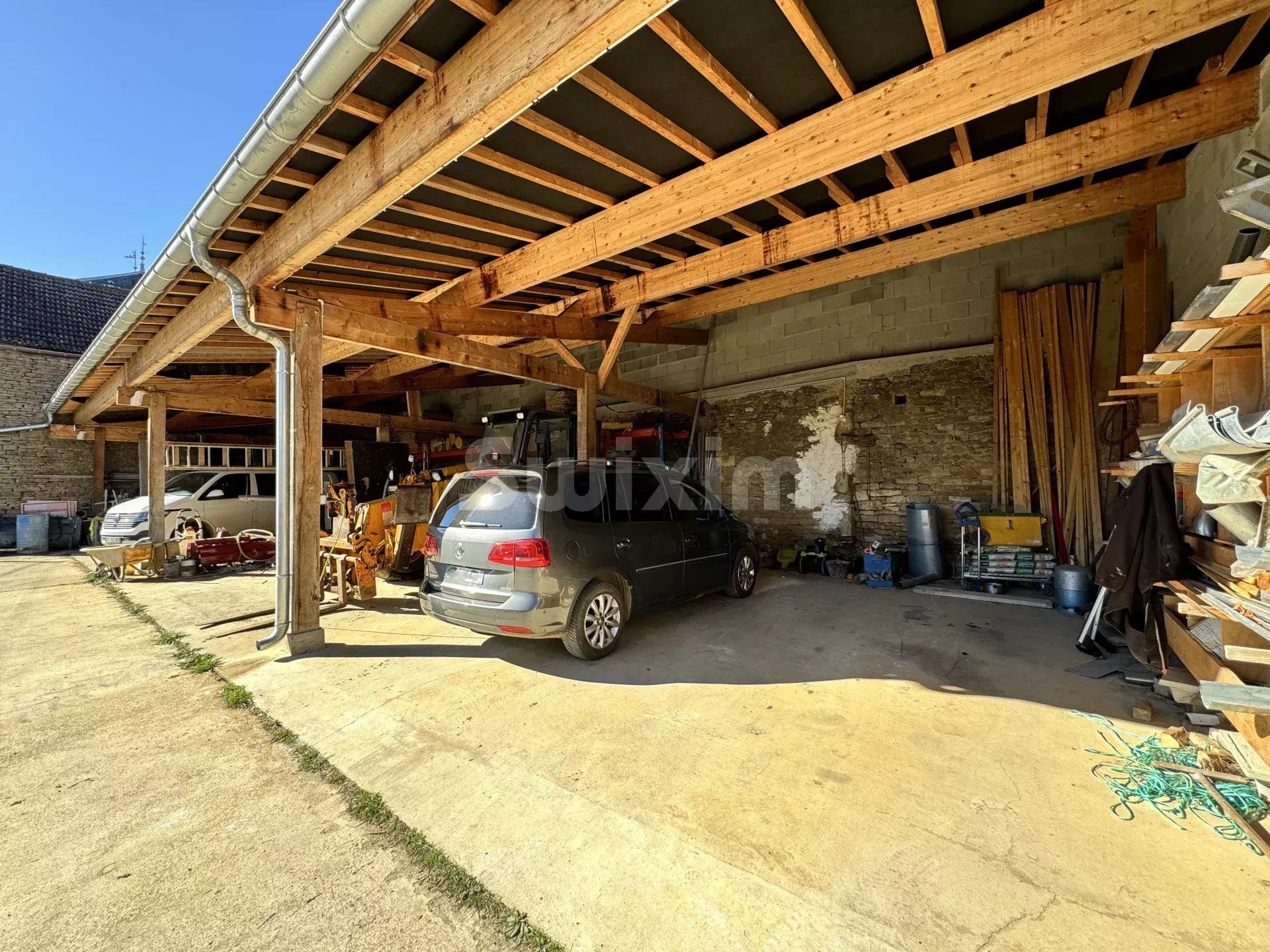 house 7 Rooms for sale on Avallon (89200)