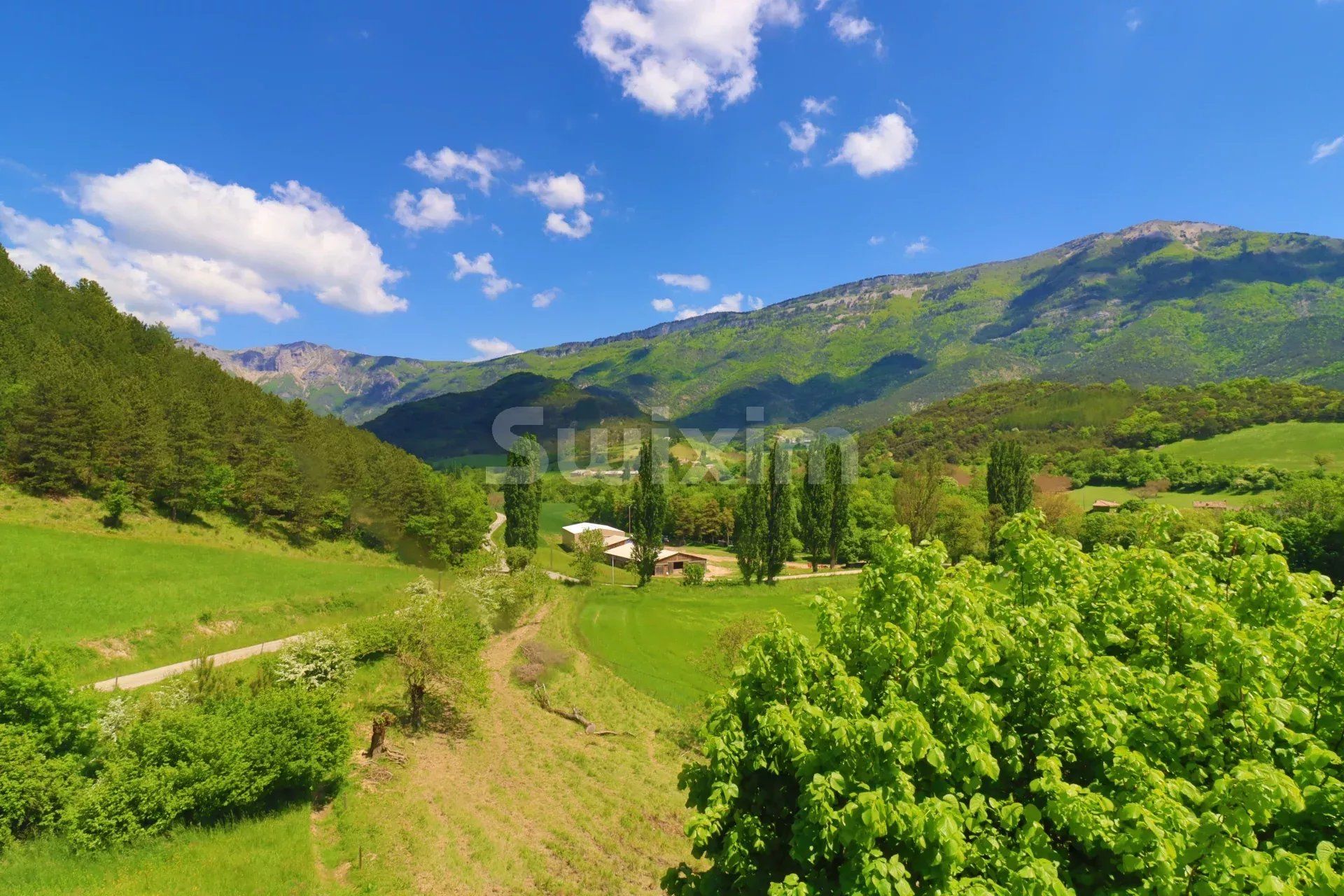 propriedade 16 Quartos para venda sobre Saint-Julien-en-Quint (26150)