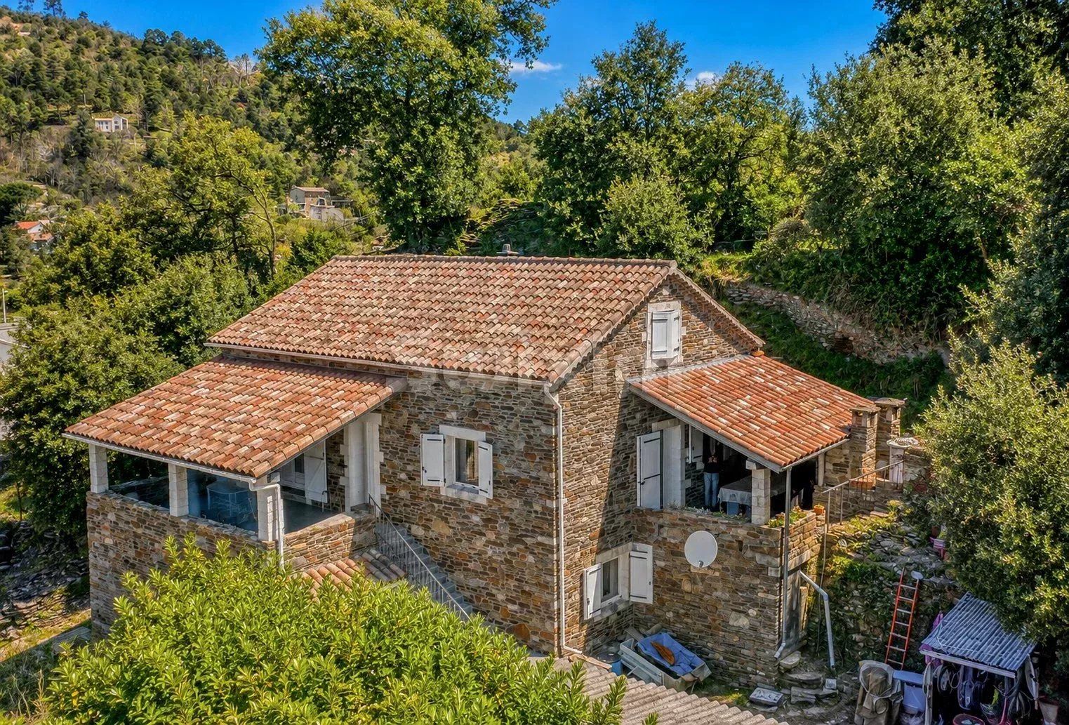 mas 5 Pièces en vente sur Saint-Étienne-Vallée-Française (48330)