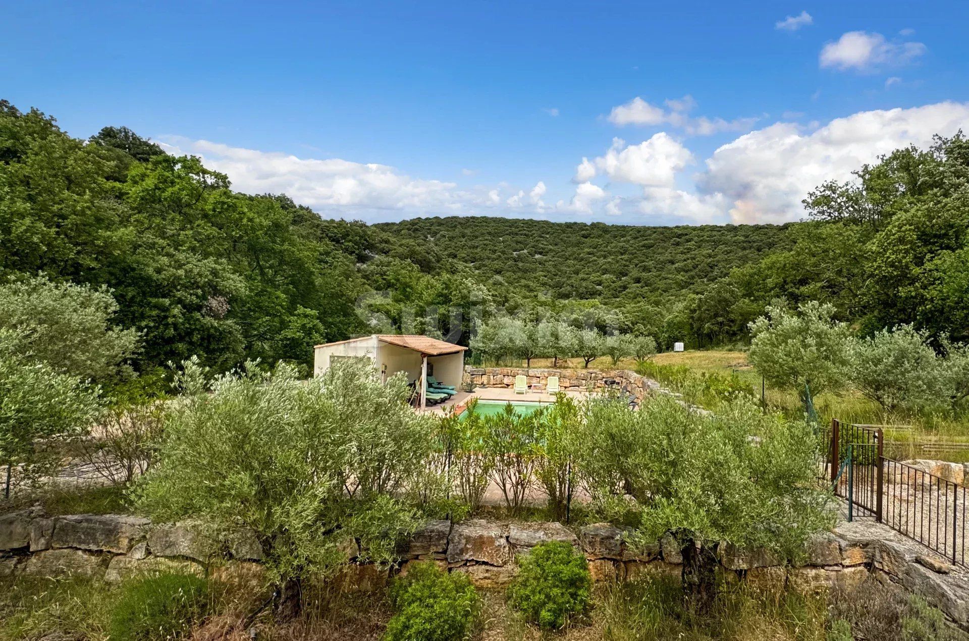 casa 10 Camere in vendita su Aiguèze (30760)