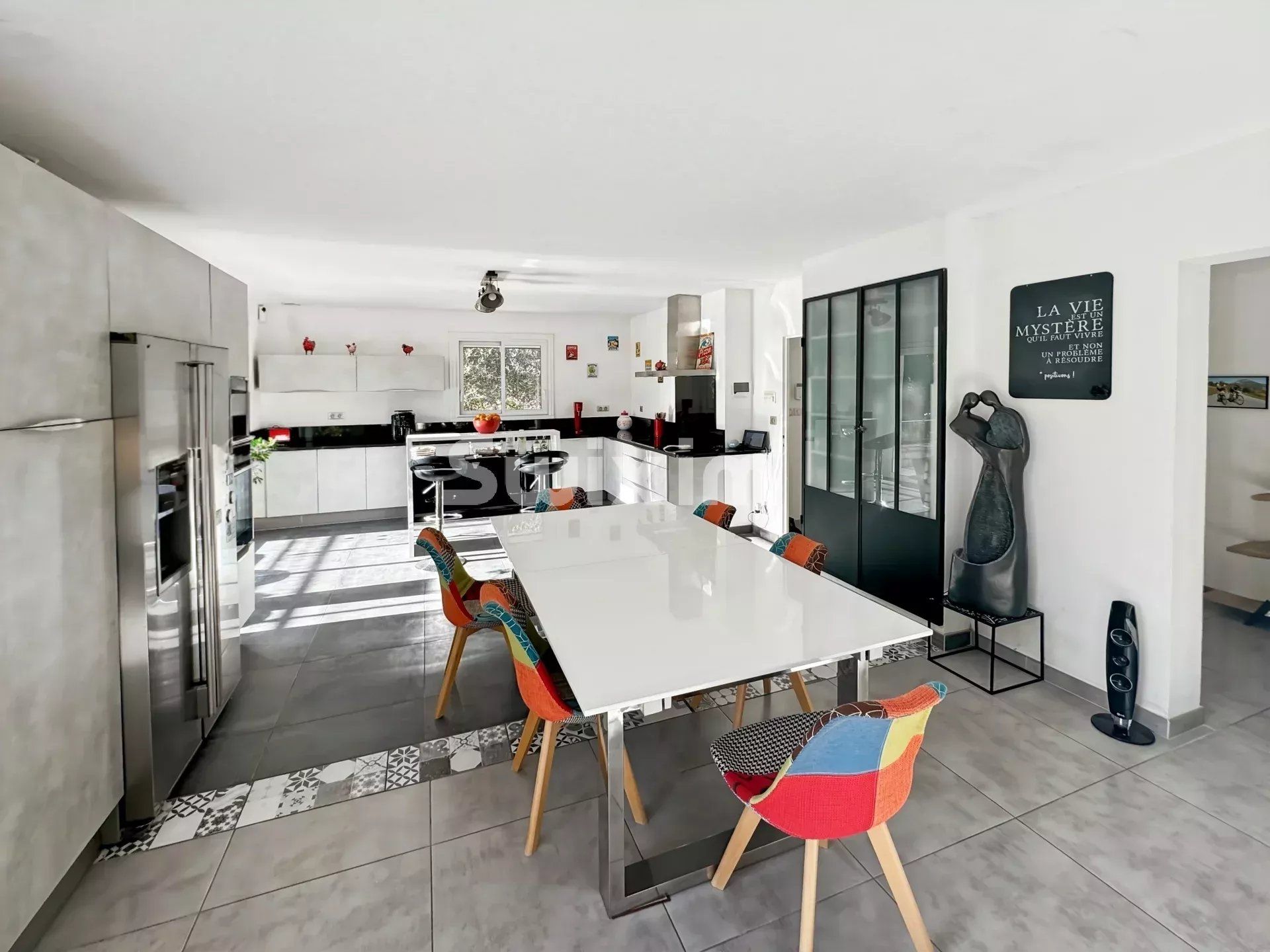 casa 10 Camere in vendita su Aiguèze (30760)