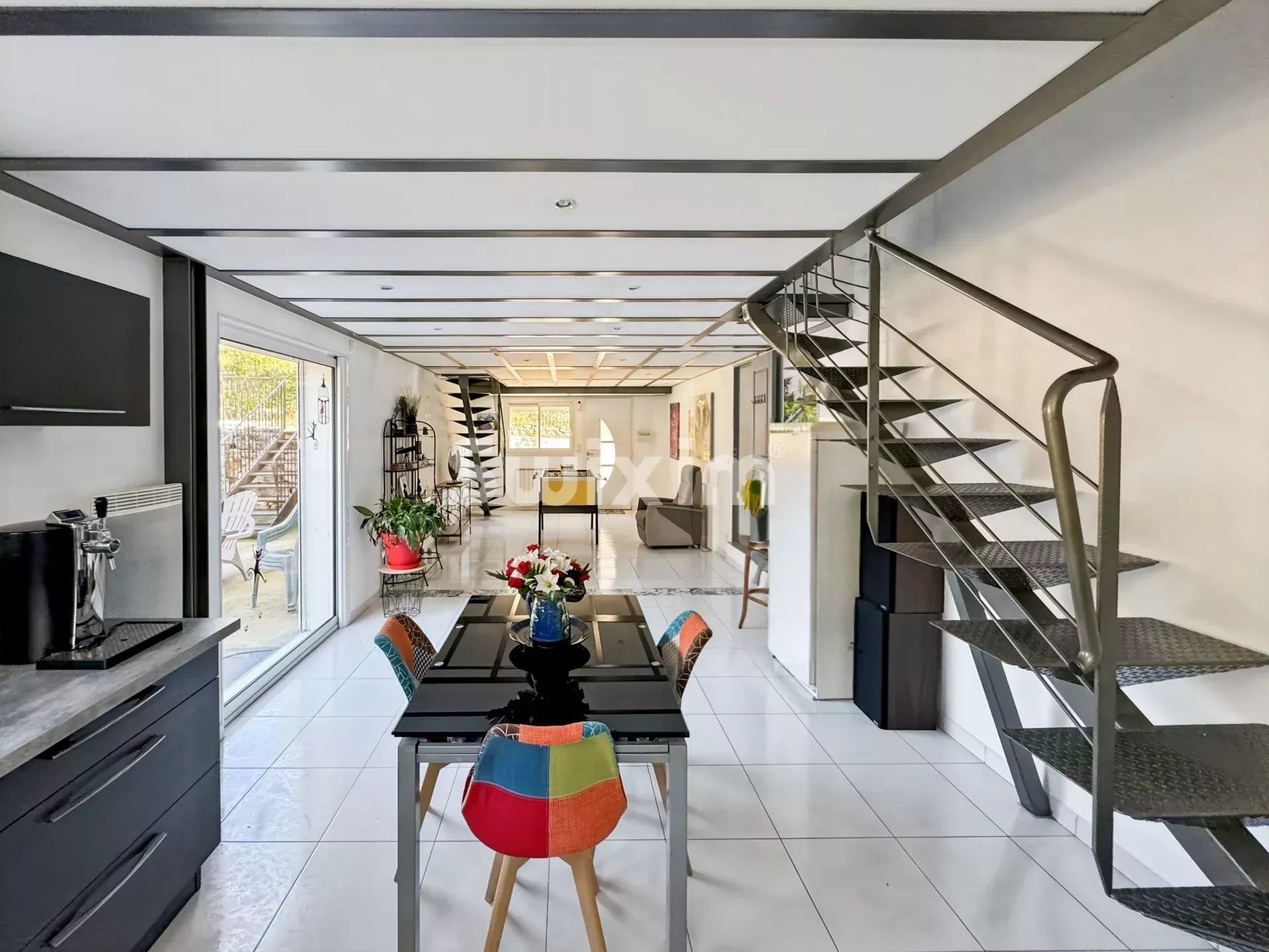 casa 10 Camere in vendita su Aiguèze (30760)