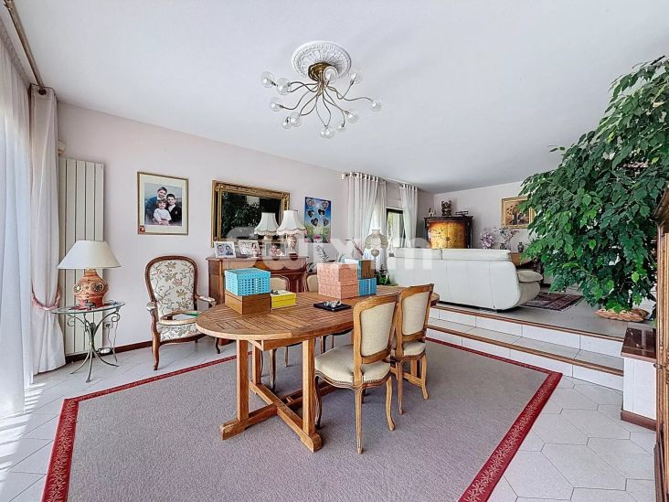 Vendita Casa Gex 7&nbsp;Camere 252&nbsp;m²