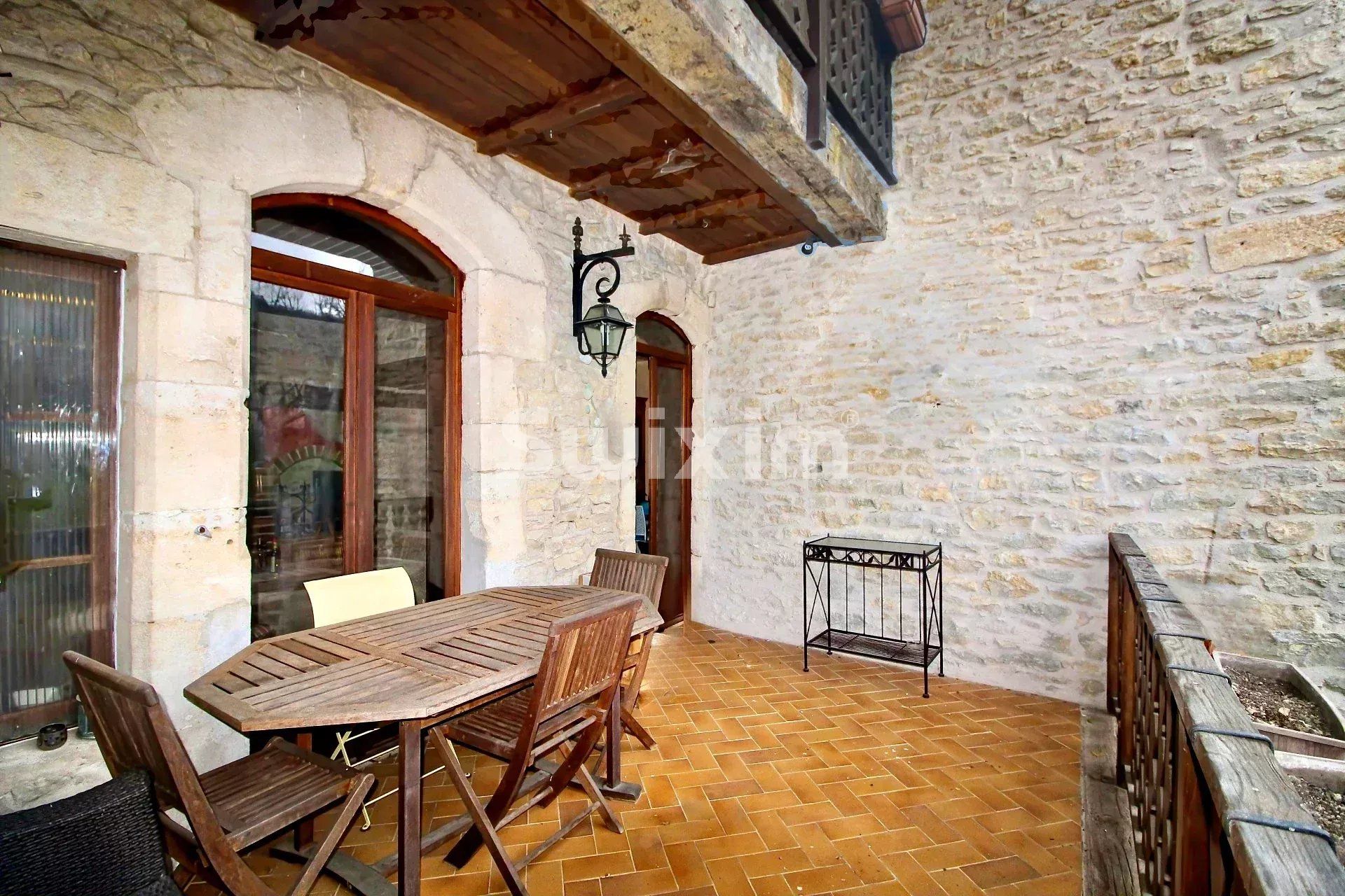 casa 6 Camere in vendita su Ornans (25290)
