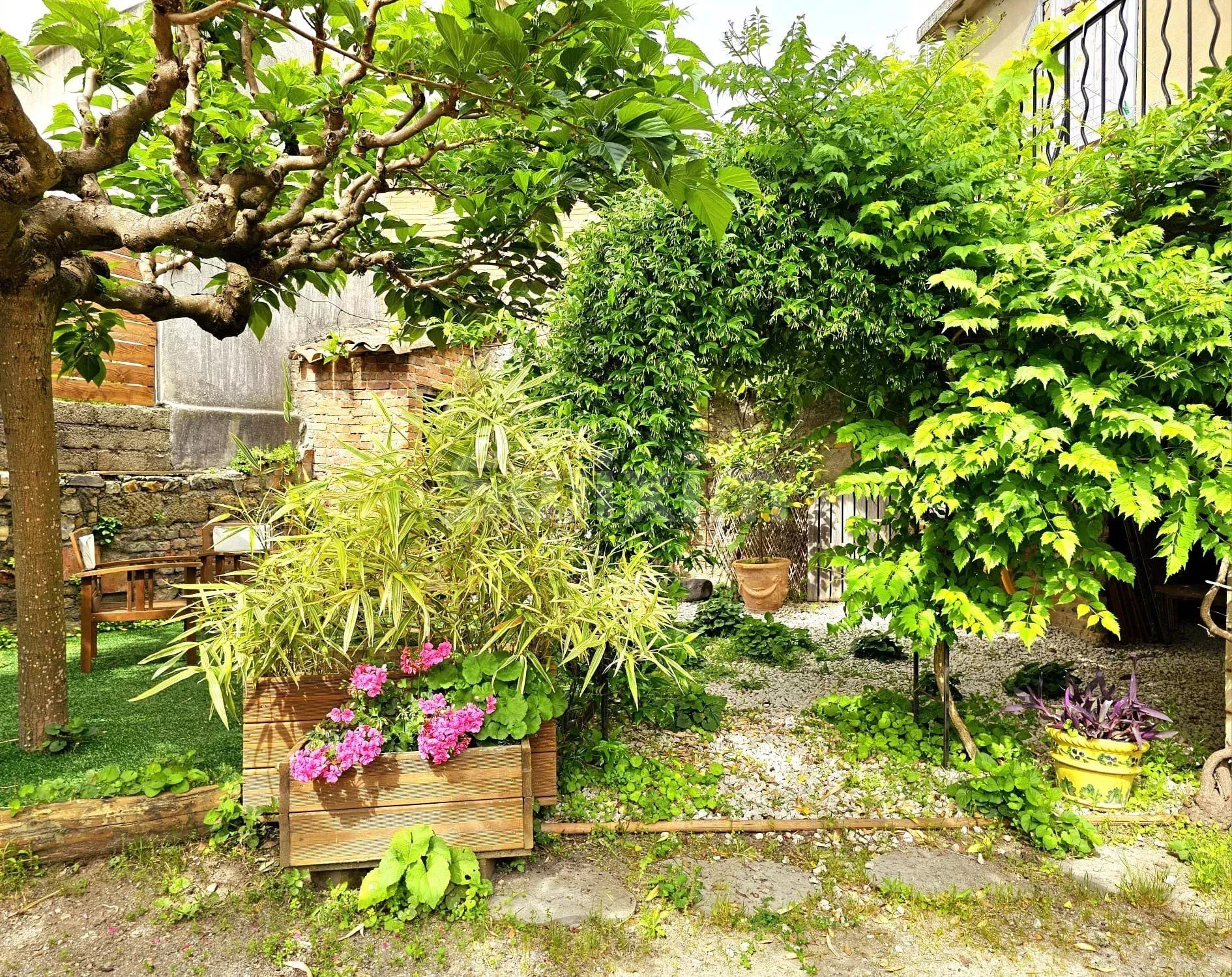 house 6 Rooms for sale on Lédignan (30350)