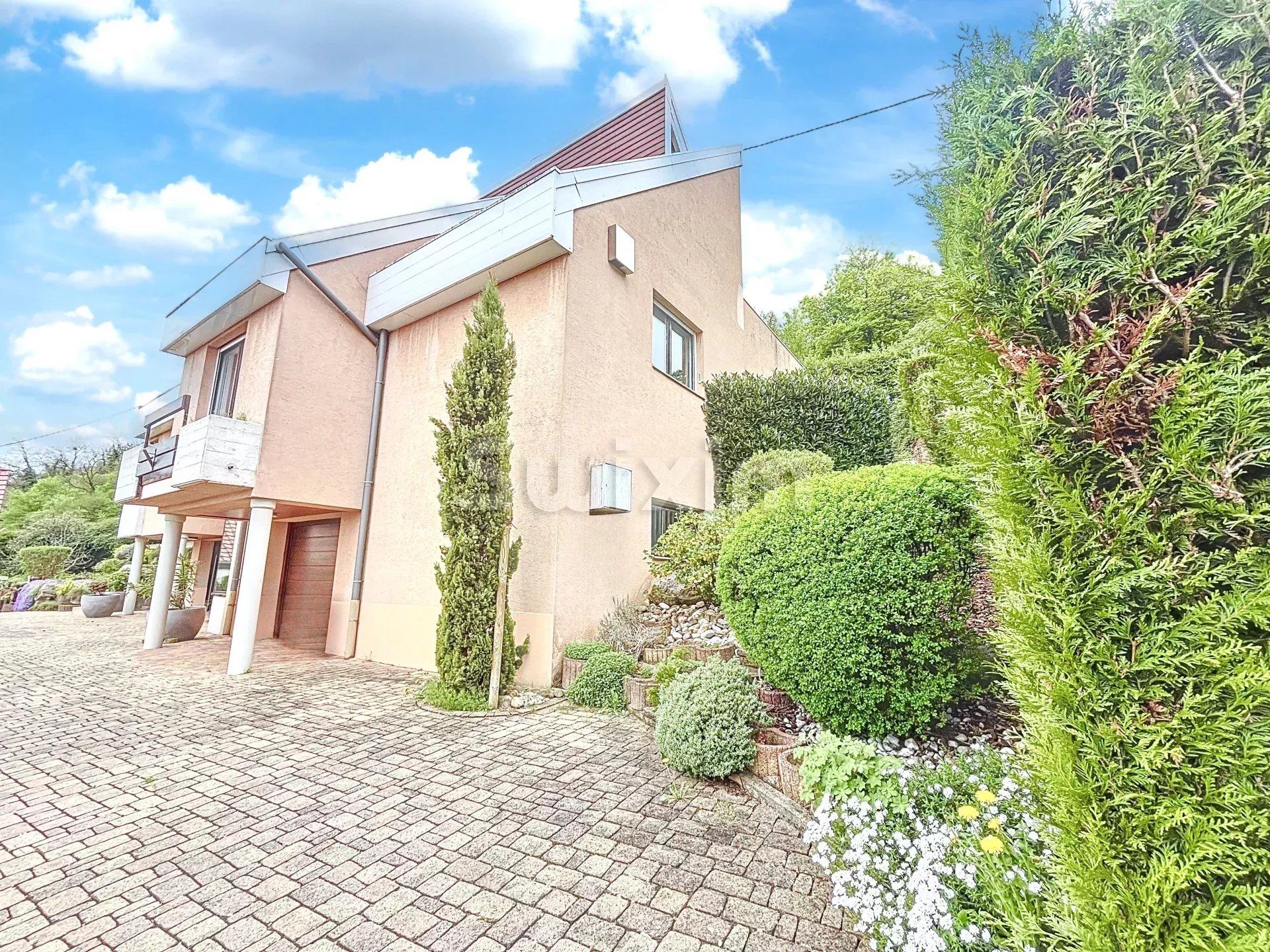 casa 9 Camere in vendita su Colmar (68000)