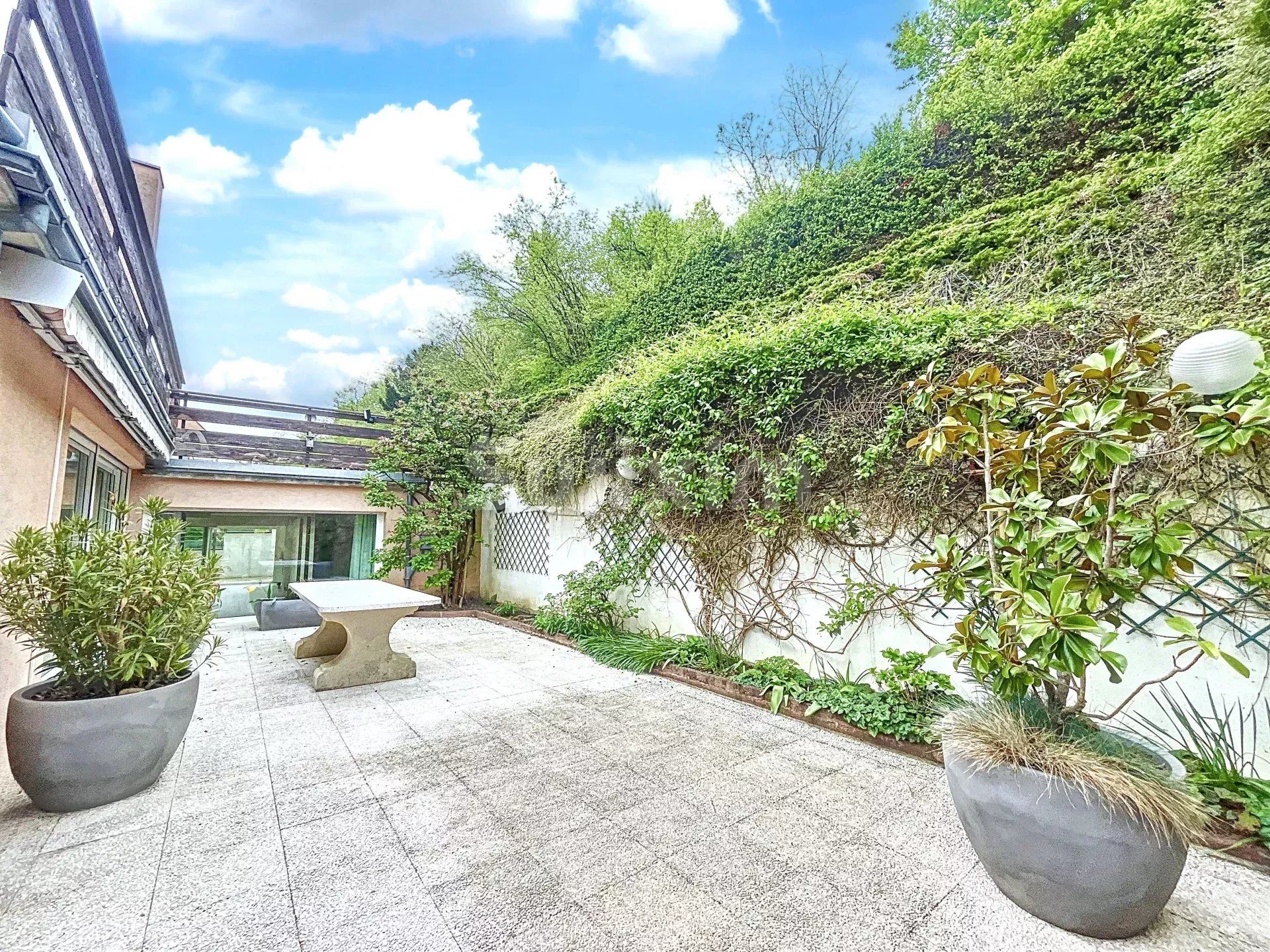 casa 9 Camere in vendita su Colmar (68000)