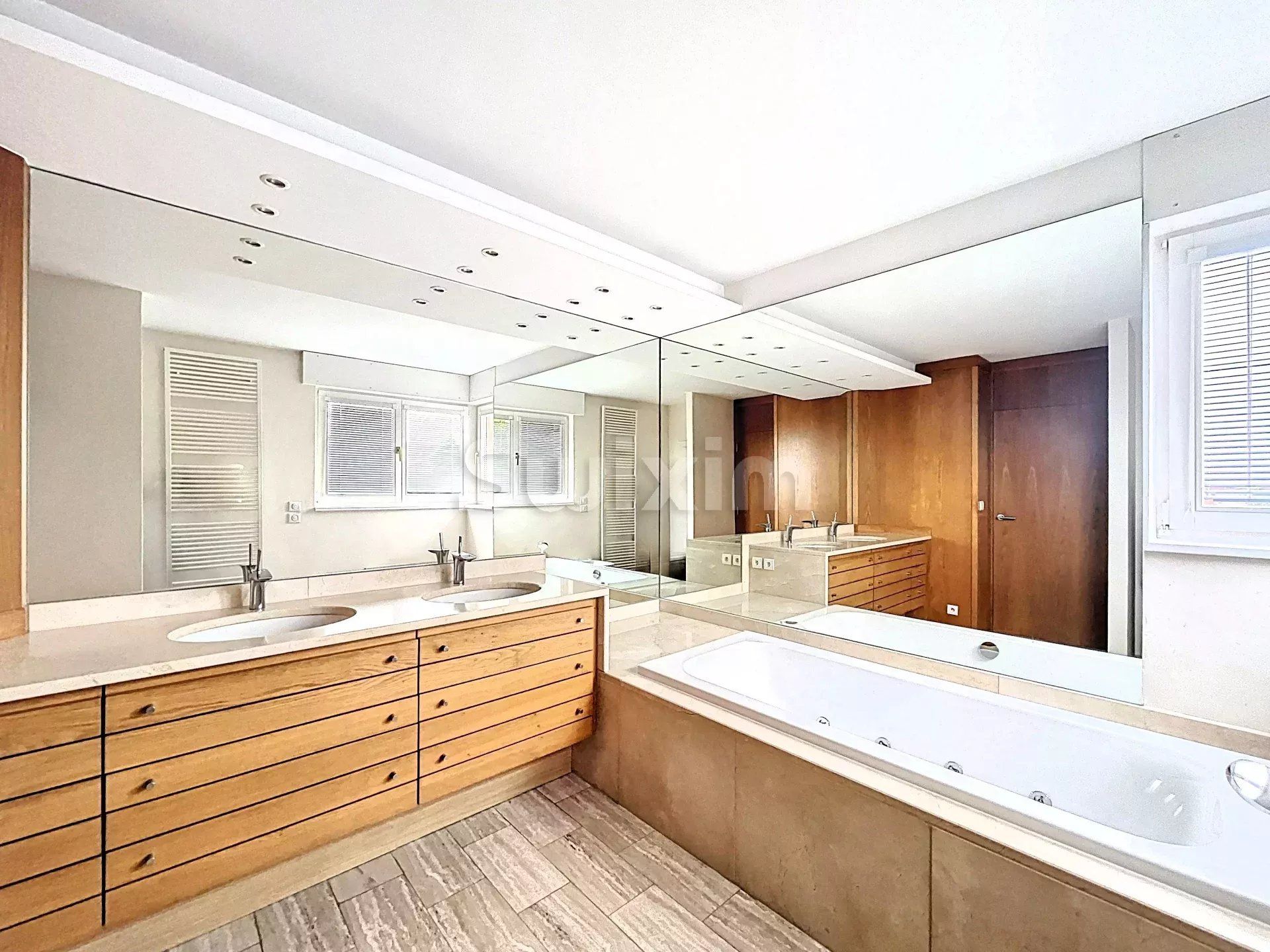 casa 9 Camere in vendita su Colmar (68000)