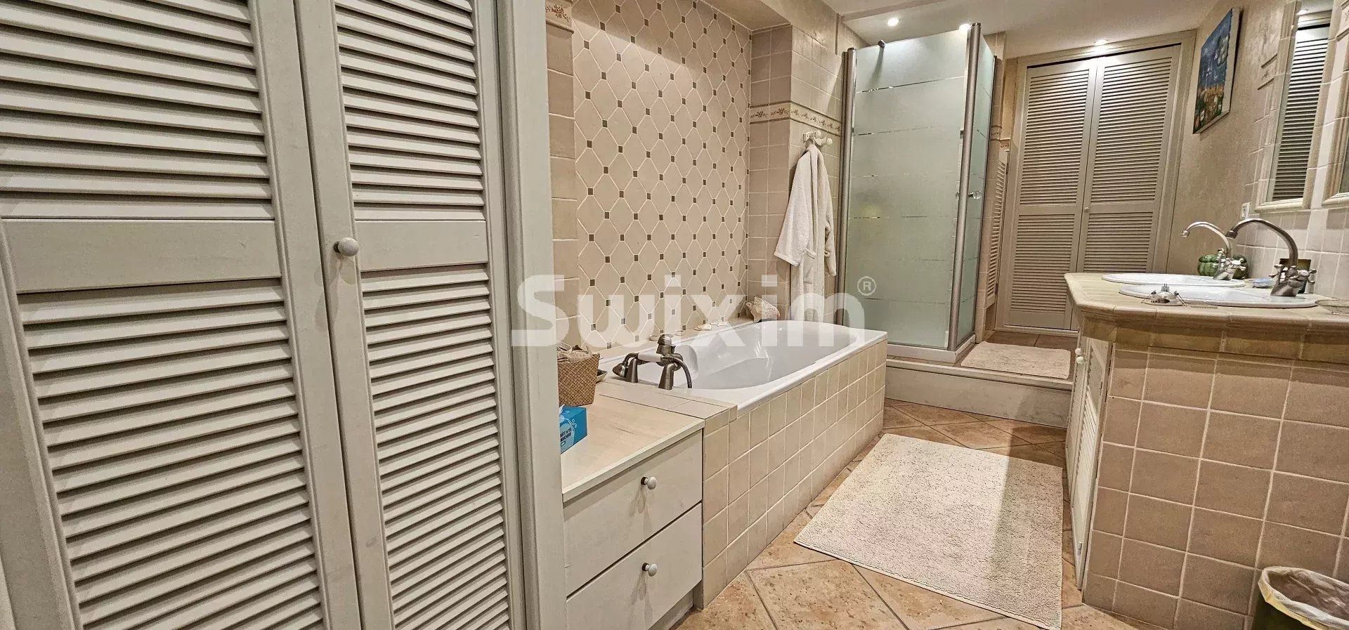 hôtel particulier 16 Pièces en vente sur Dieulefit (26220)