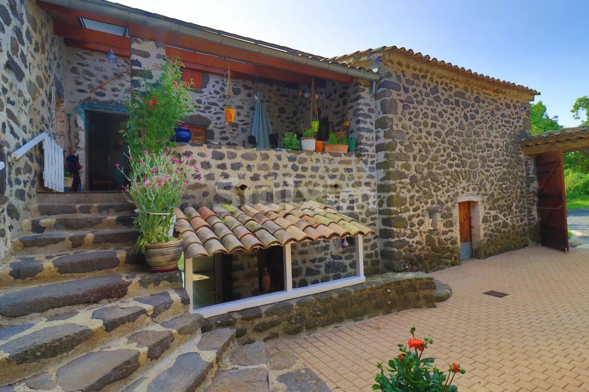 fattoria 10 Camere in vendita su Villeneuve-de-Berg (07170)