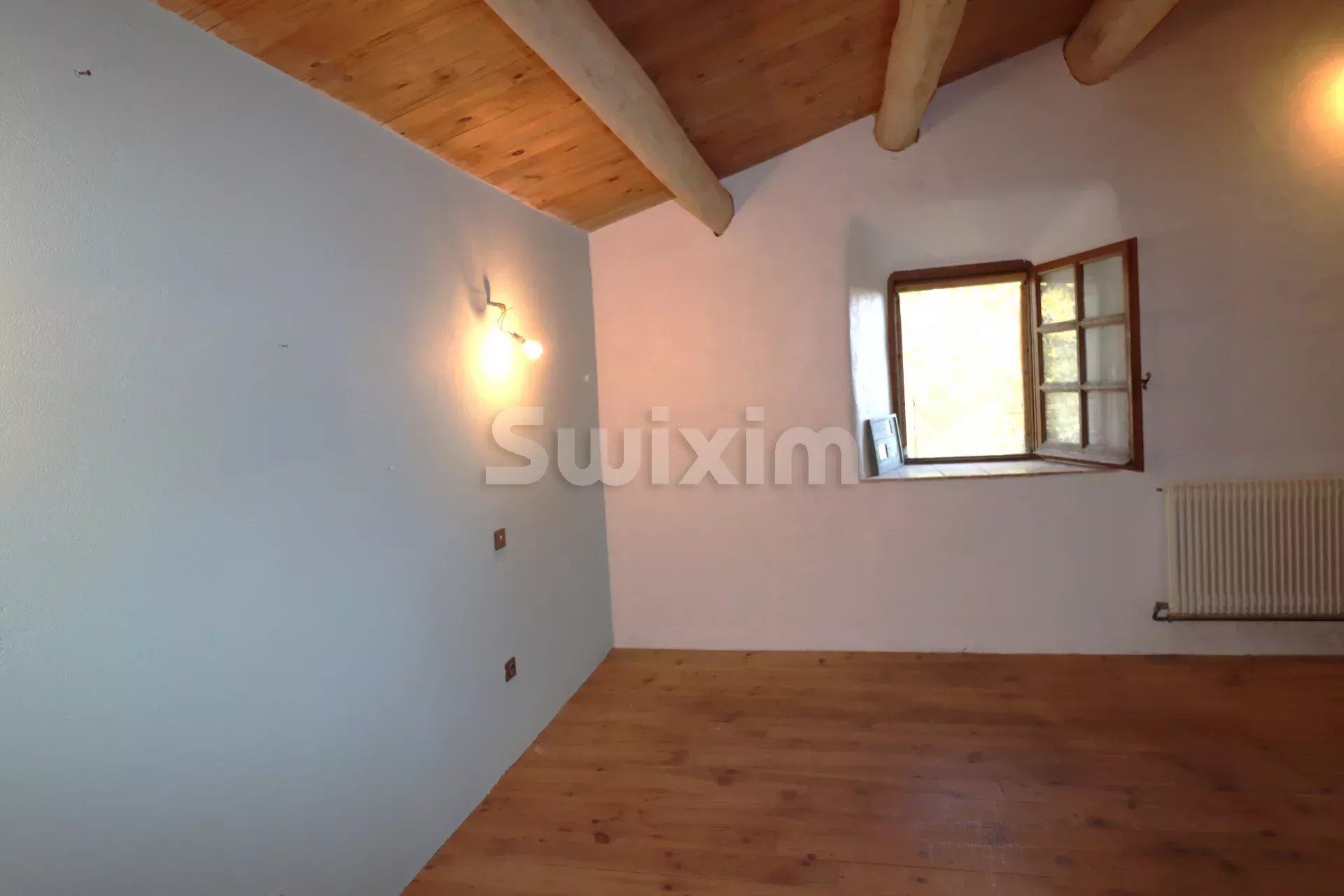 fattoria 10 Camere in vendita su Villeneuve-de-Berg (07170)