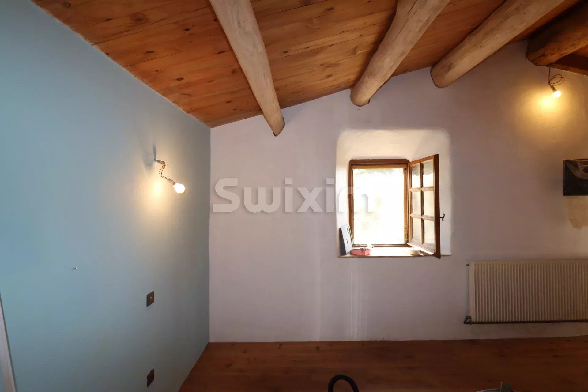 fattoria 10 Camere in vendita su Villeneuve-de-Berg (07170)