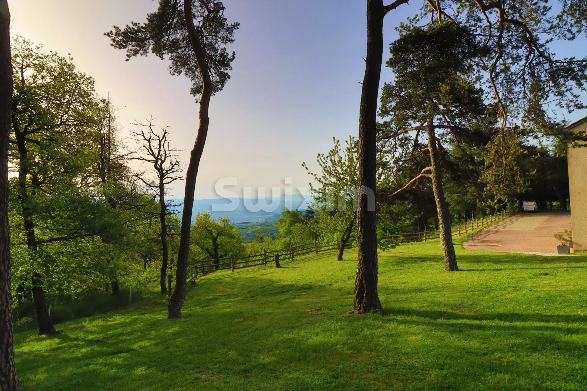 propriété 20 Pièces en vente sur Saint-Romain-de-Lerps (07130)