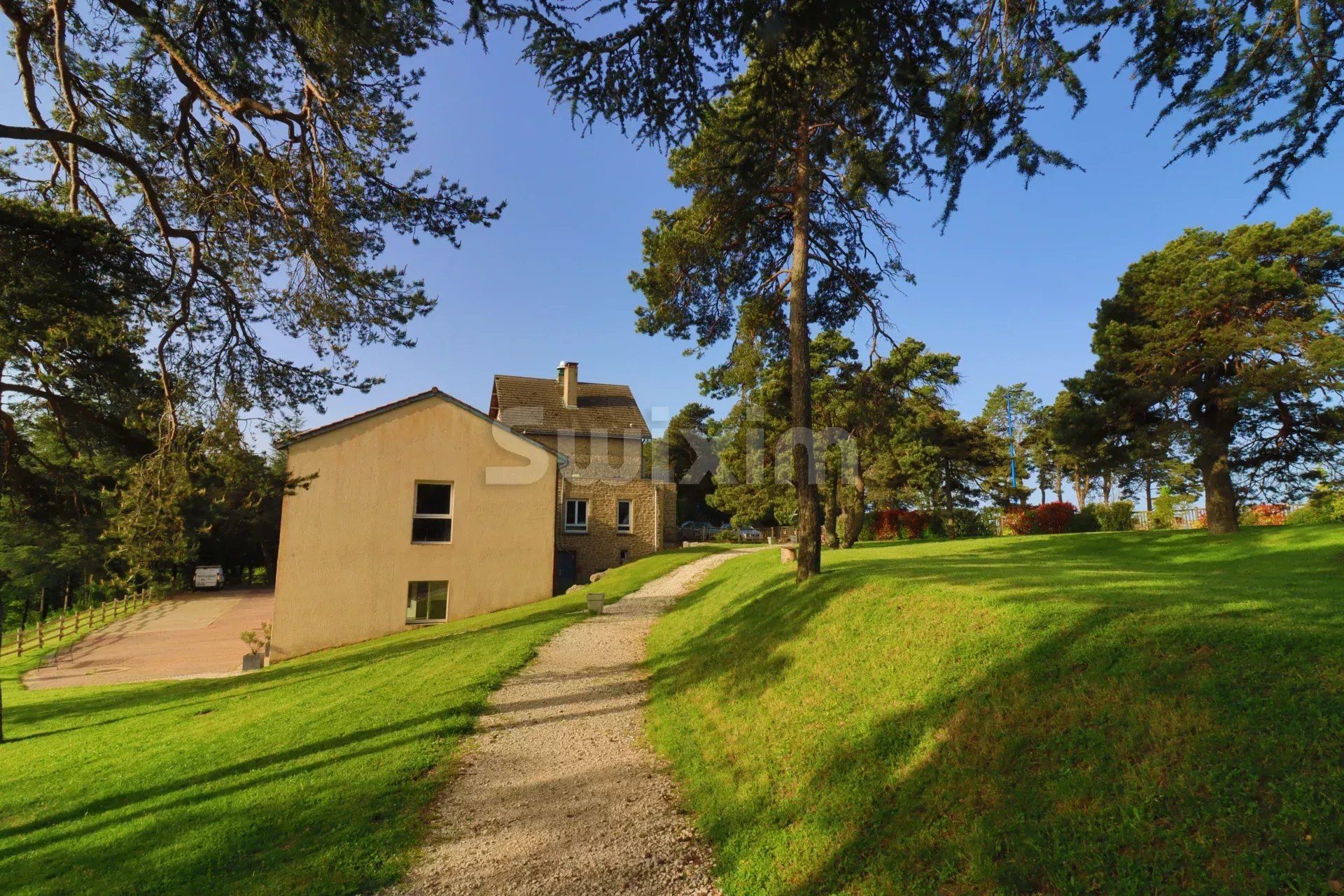 propriété 20 Pièces en vente sur Saint-Romain-de-Lerps (07130)