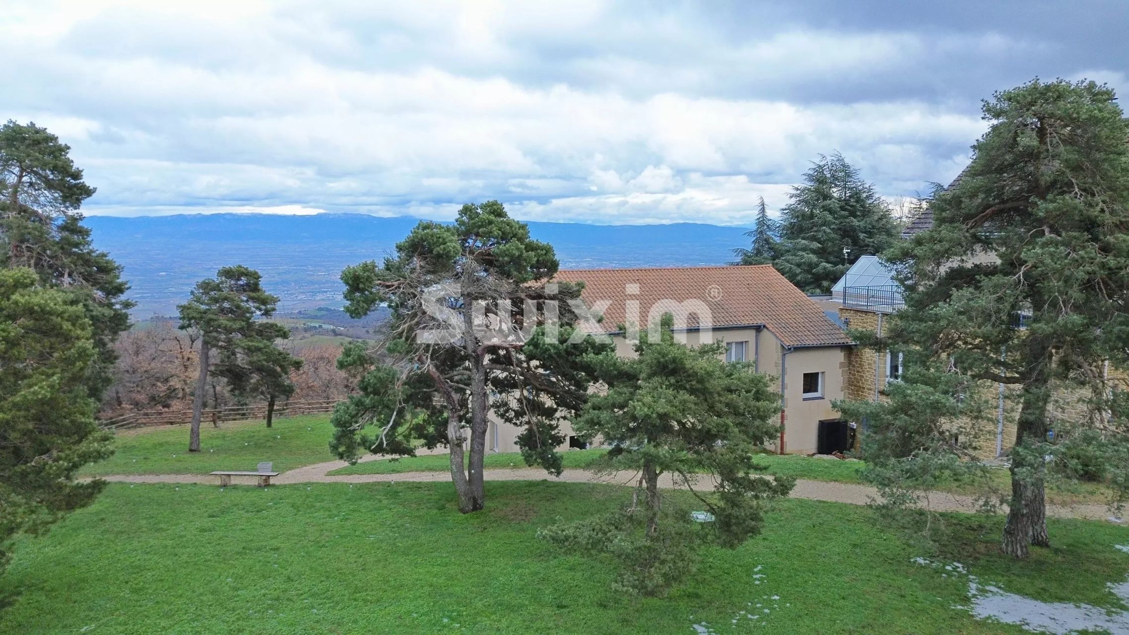 propriété 20 Pièces en vente sur Saint-Romain-de-Lerps (07130)